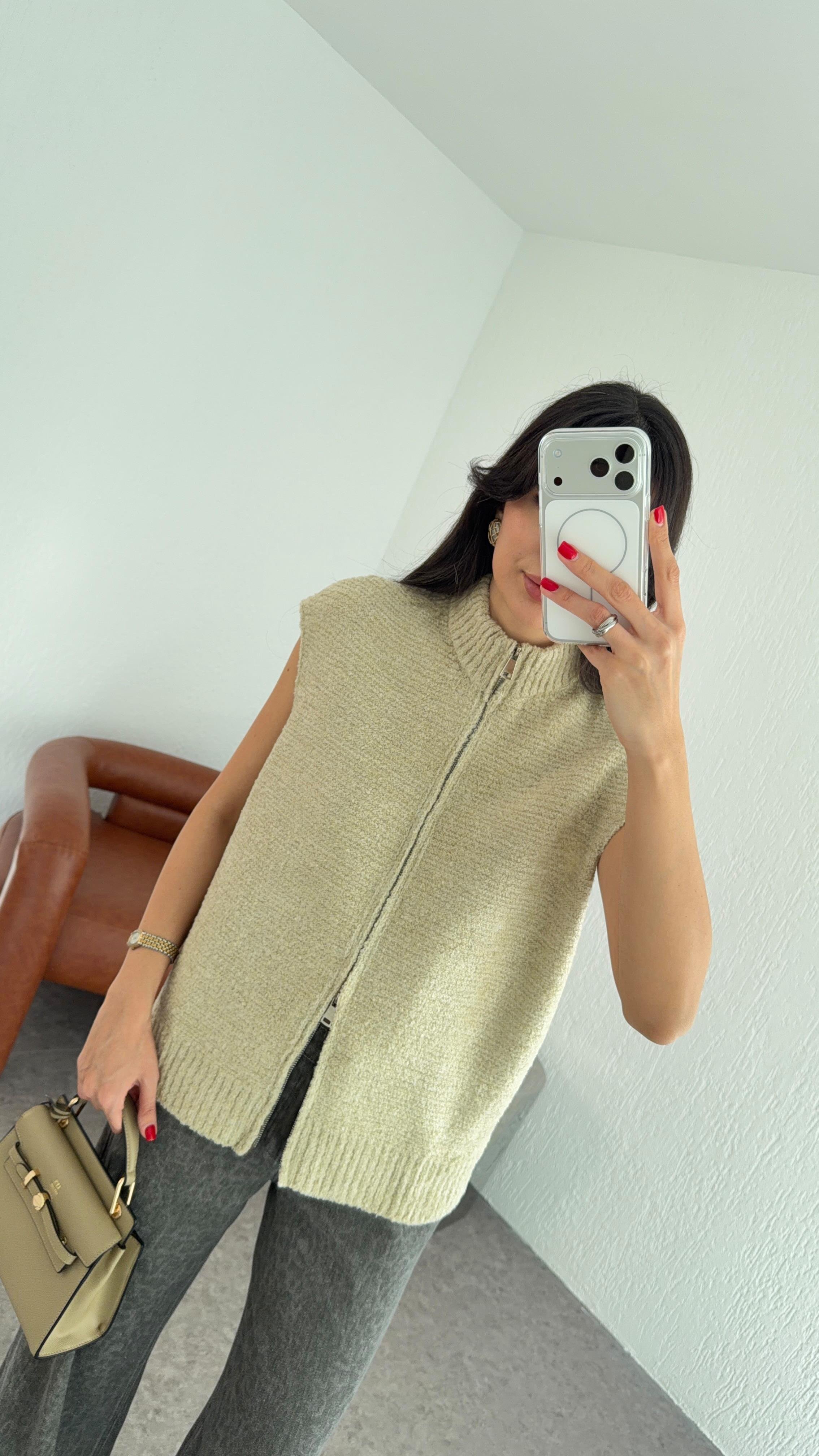 T Kol Çift Fermuarlı Krem Yelek