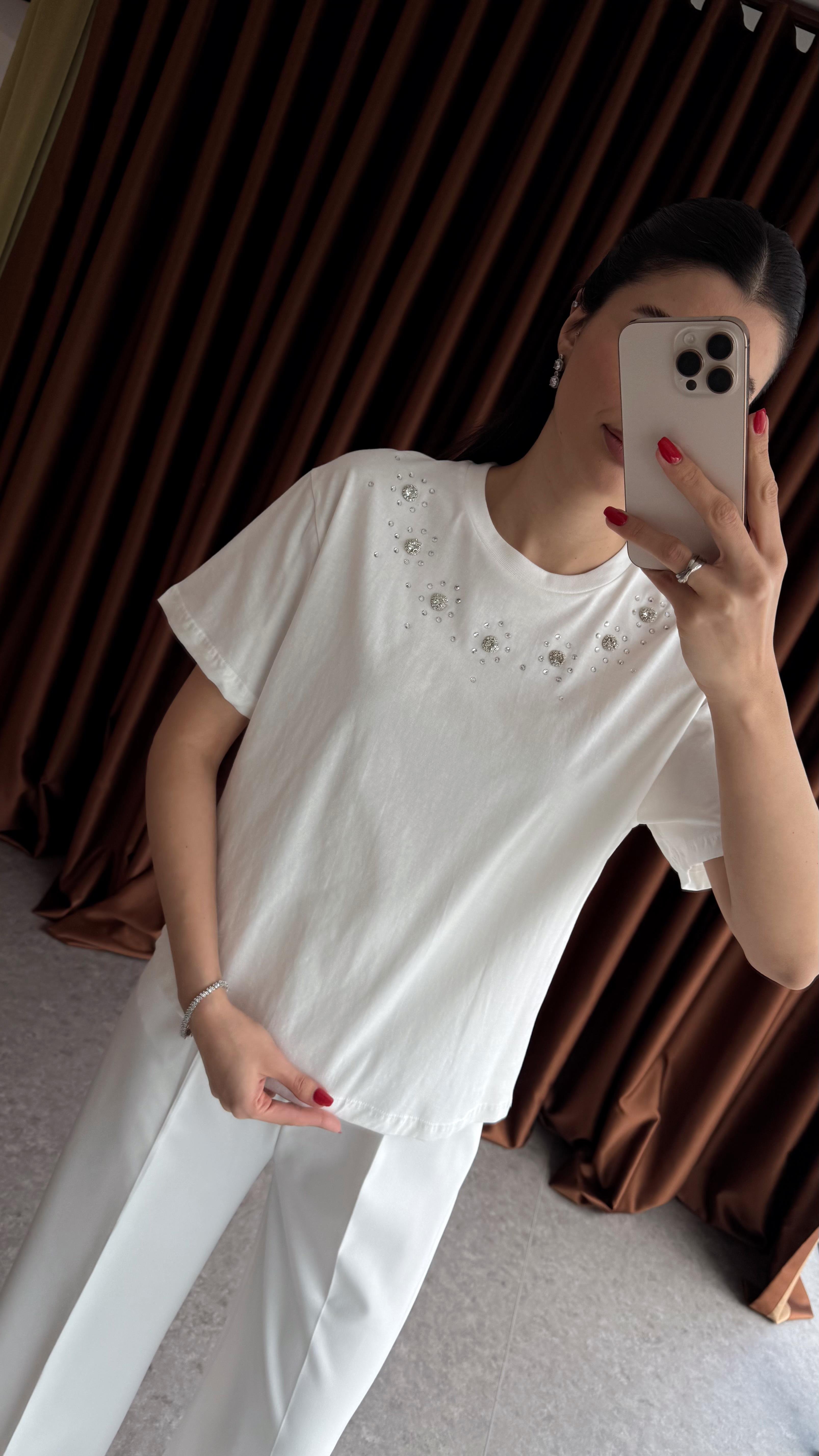 Taşlı Beyaz Tshirt