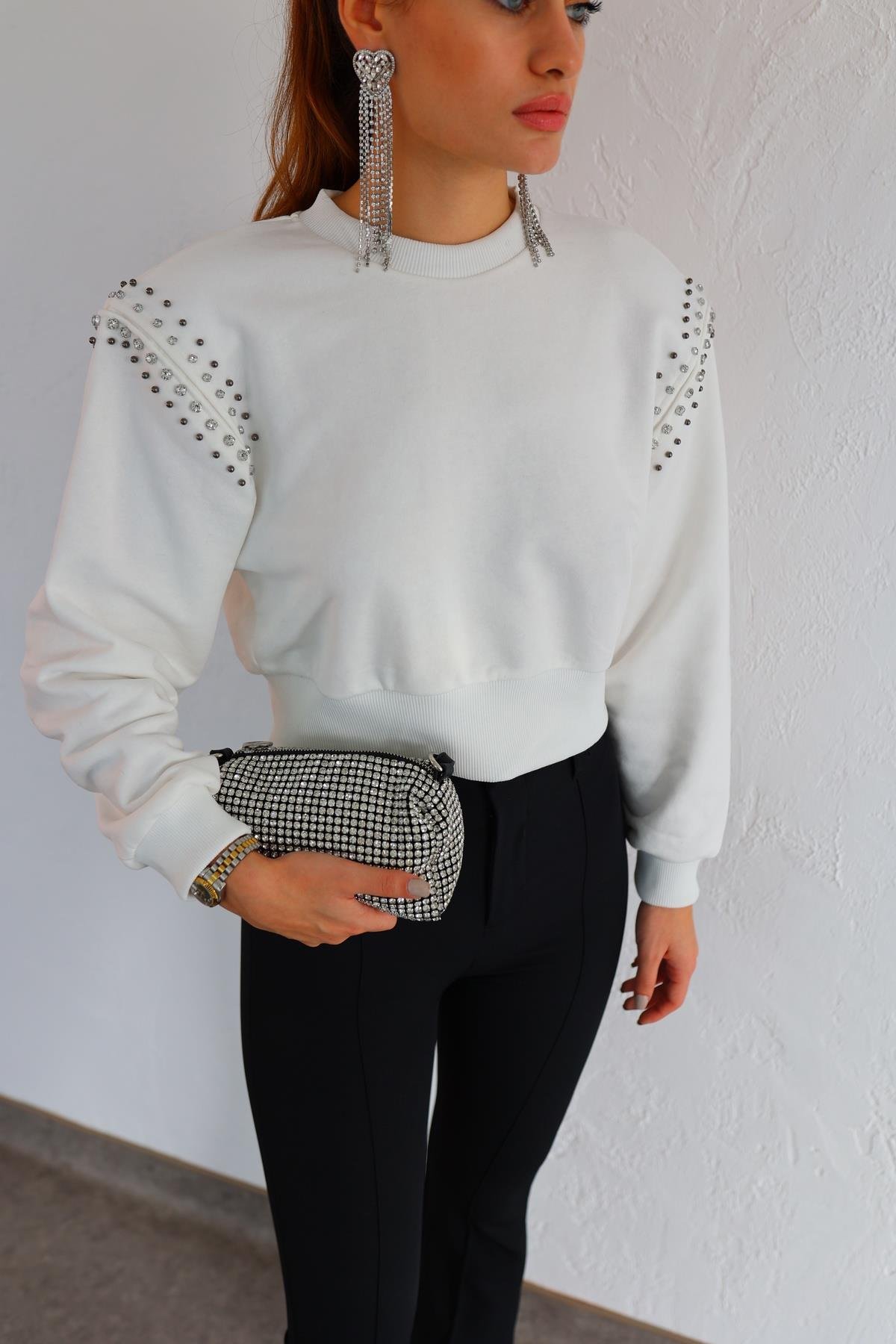Taşlı Beyaz Vatkalı Sweat