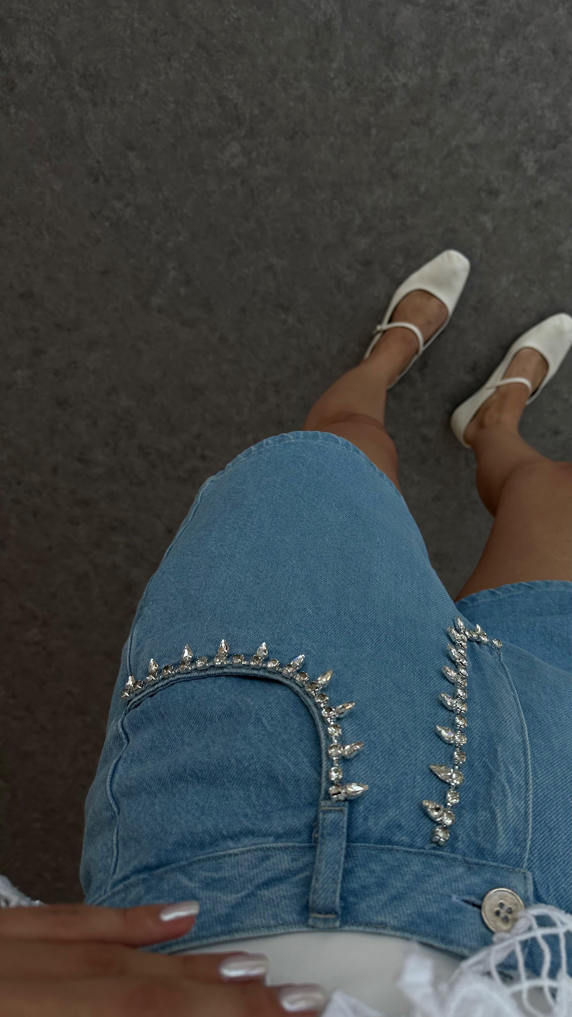 Taşlı Mavi Denim Şort