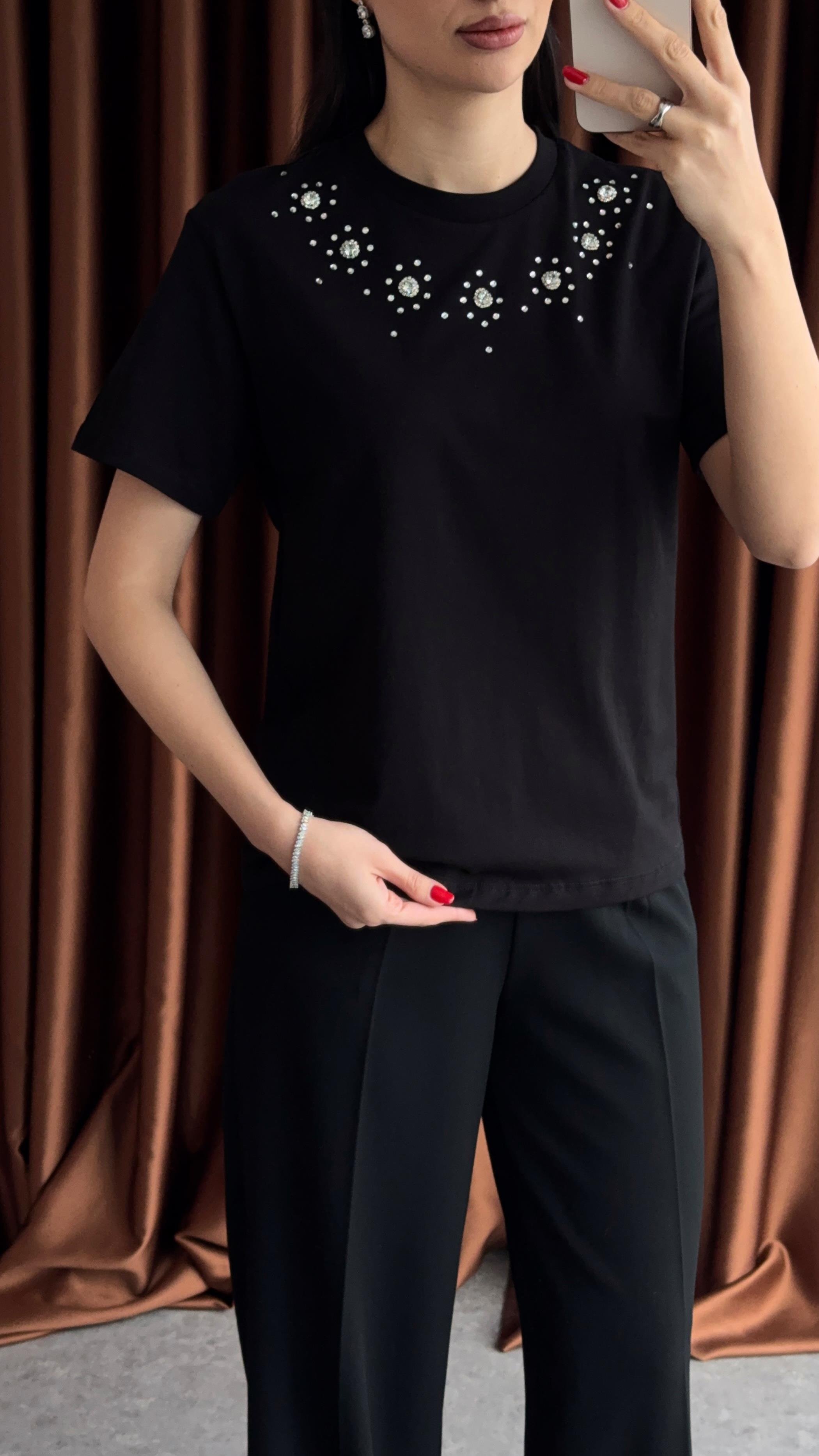 Taşlı Siyah Tshirt