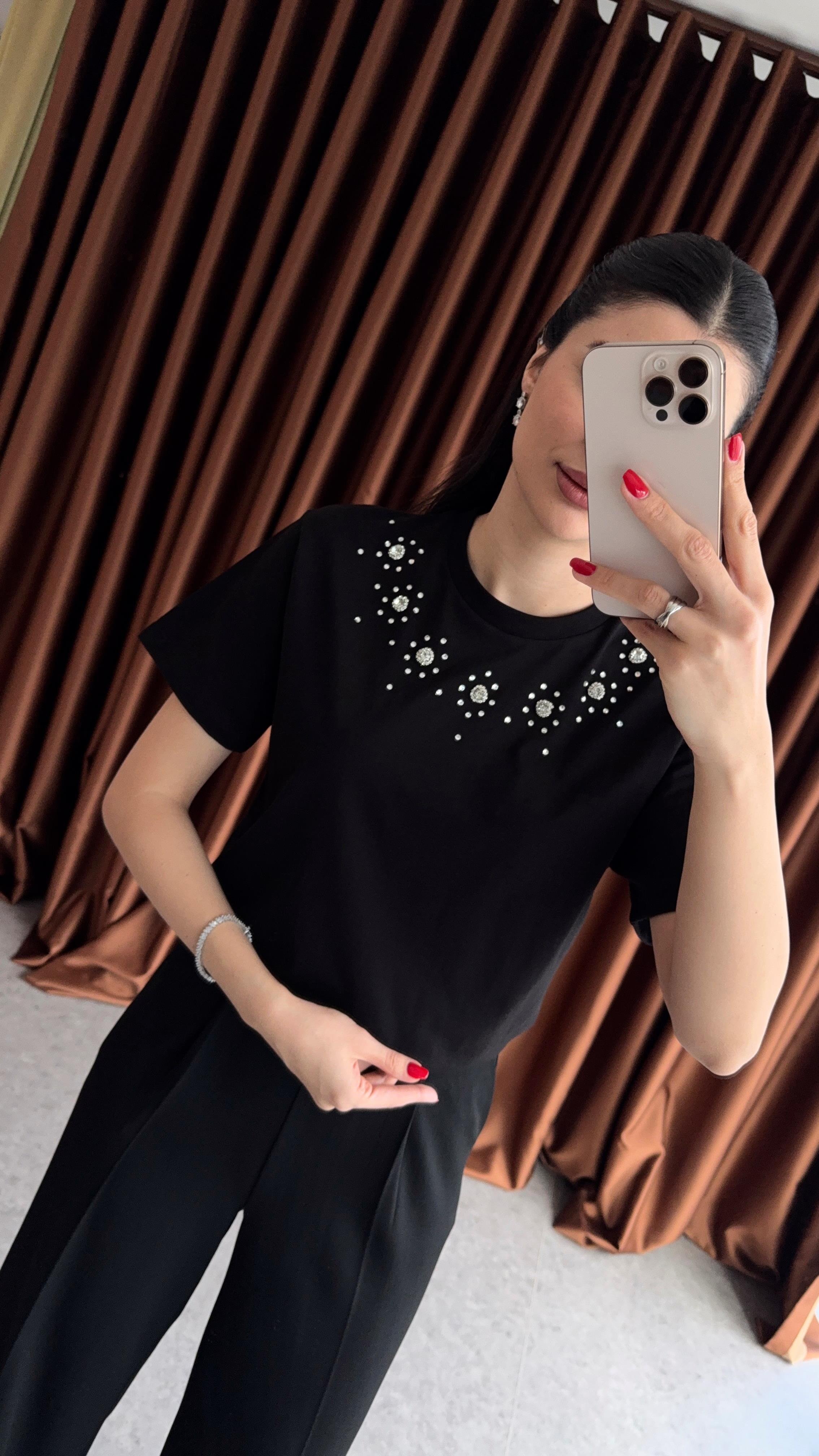 Taşlı Siyah Tshirt
