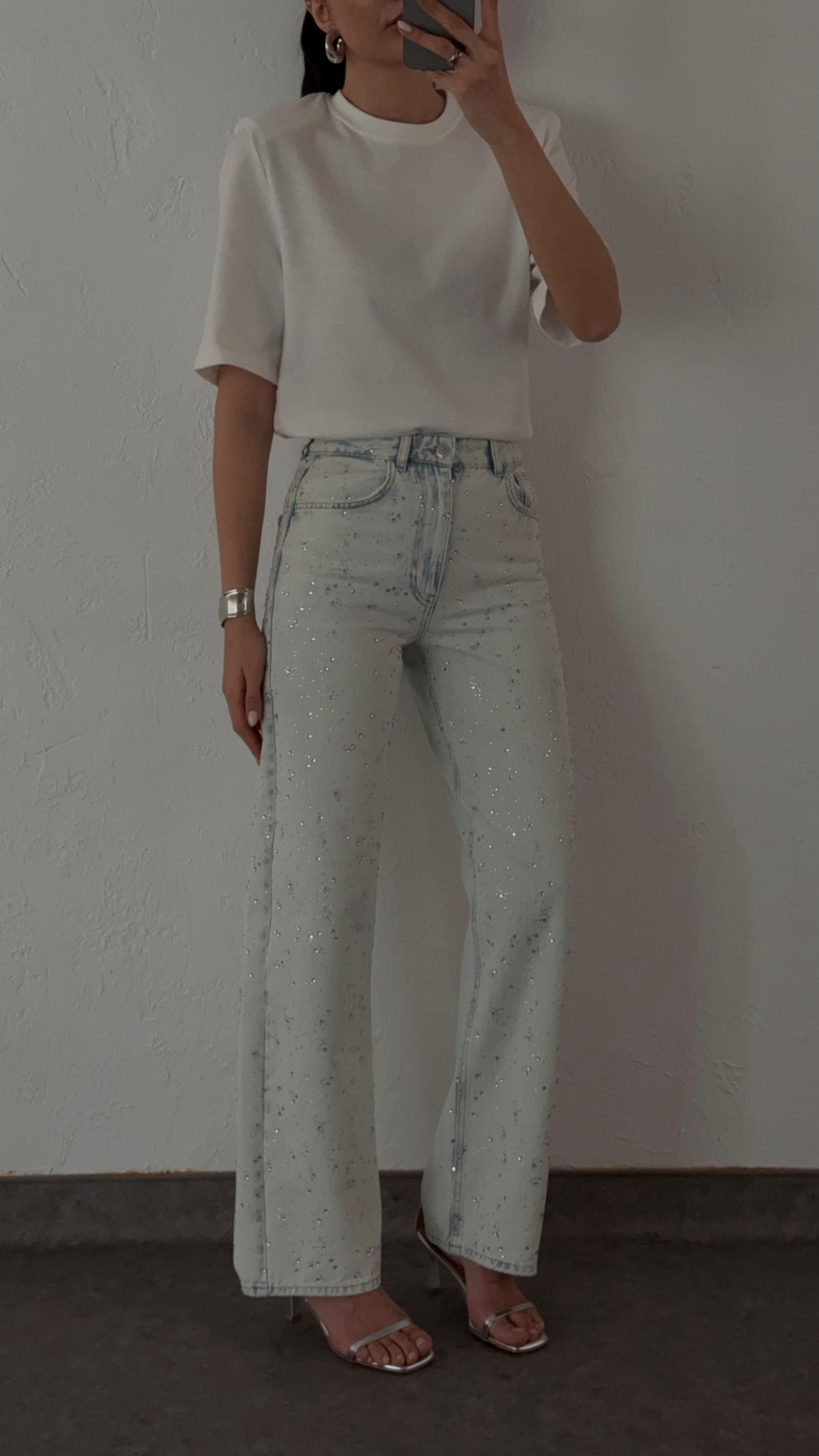 Taşlı Yıkamalı Açık Jean