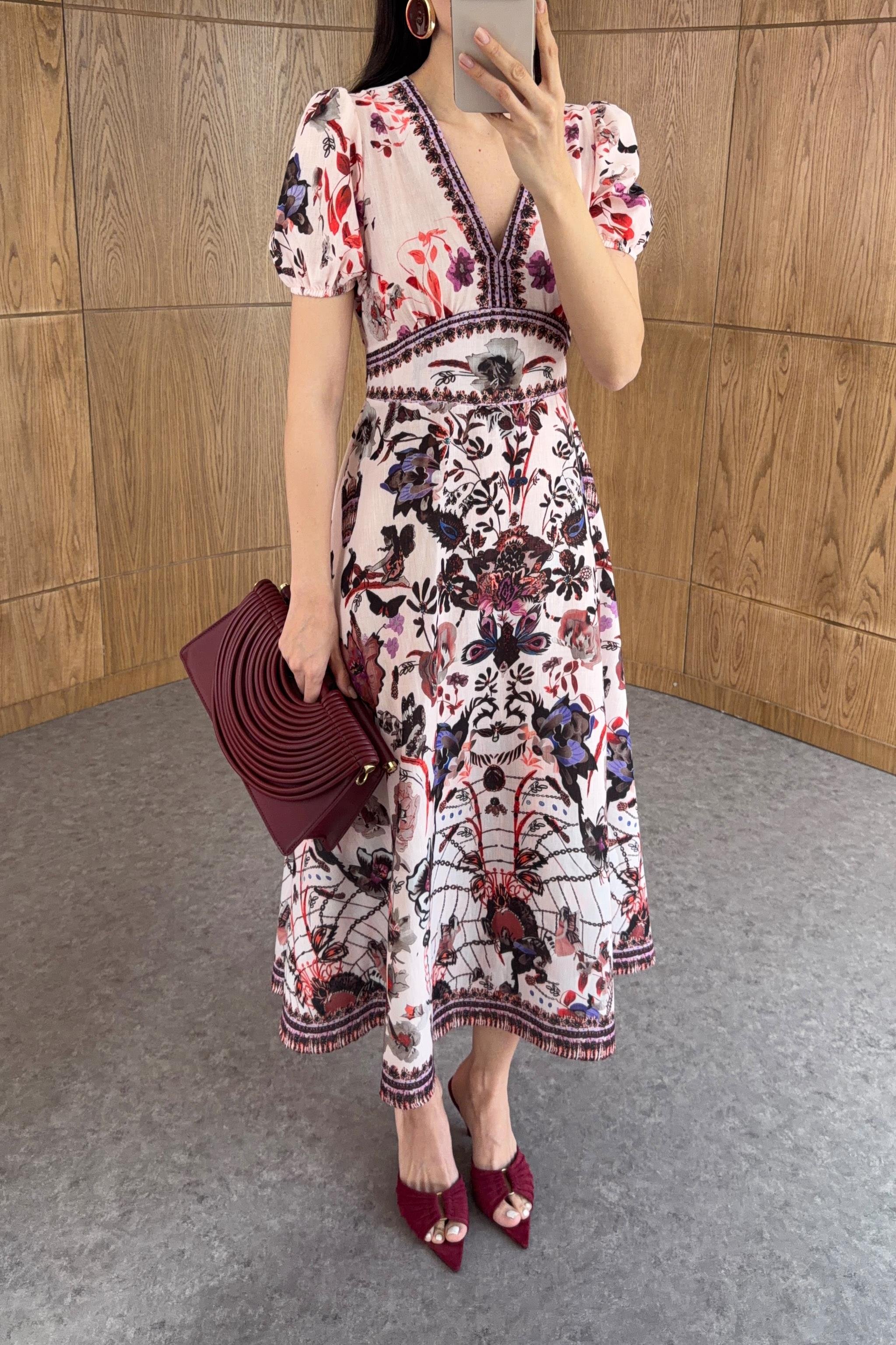 V Yaka Floral Elbise