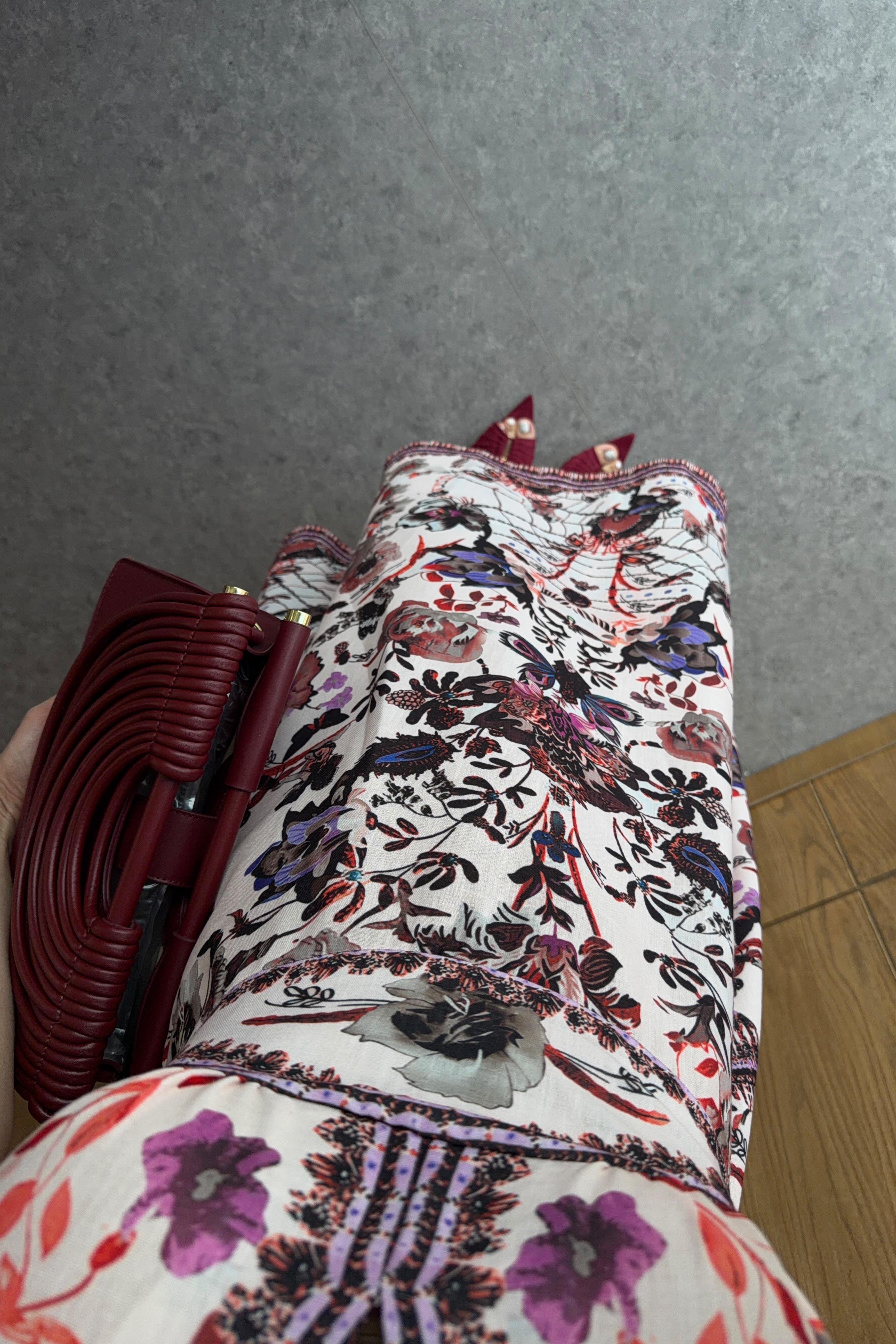 V Yaka Floral Elbise