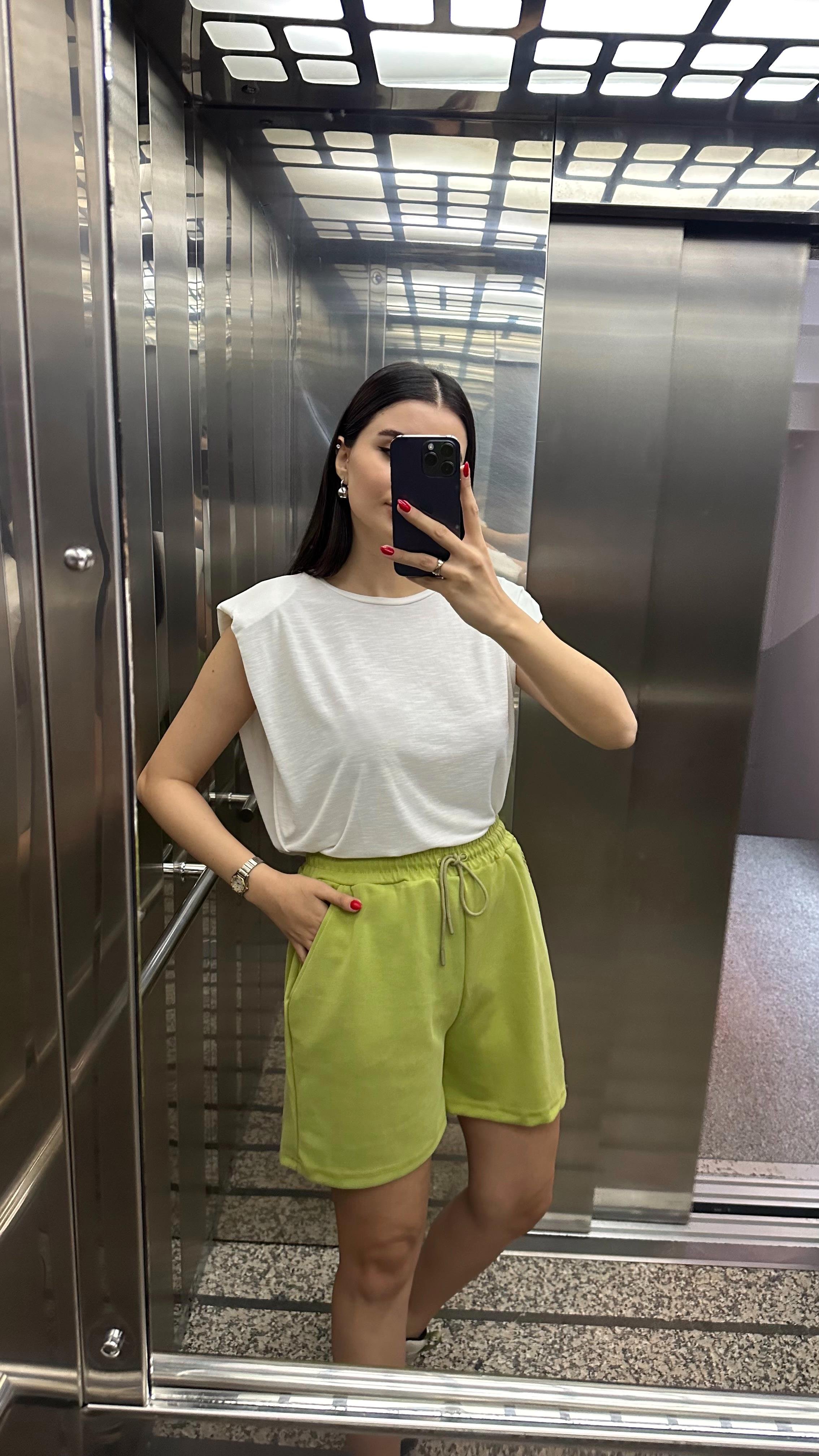 Vatkalı Beyaz Basic Tshirt