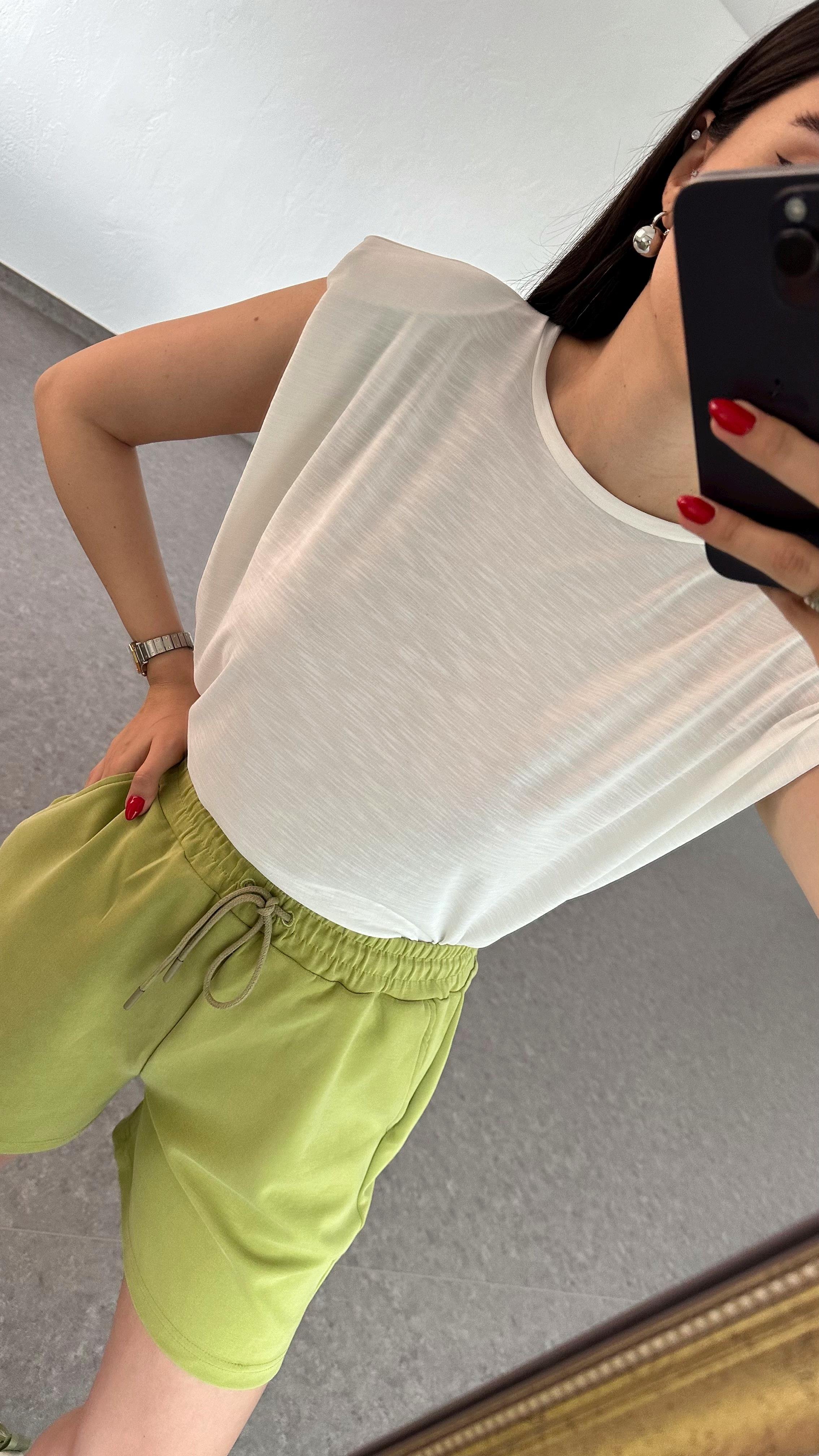 Vatkalı Beyaz Basic Tshirt