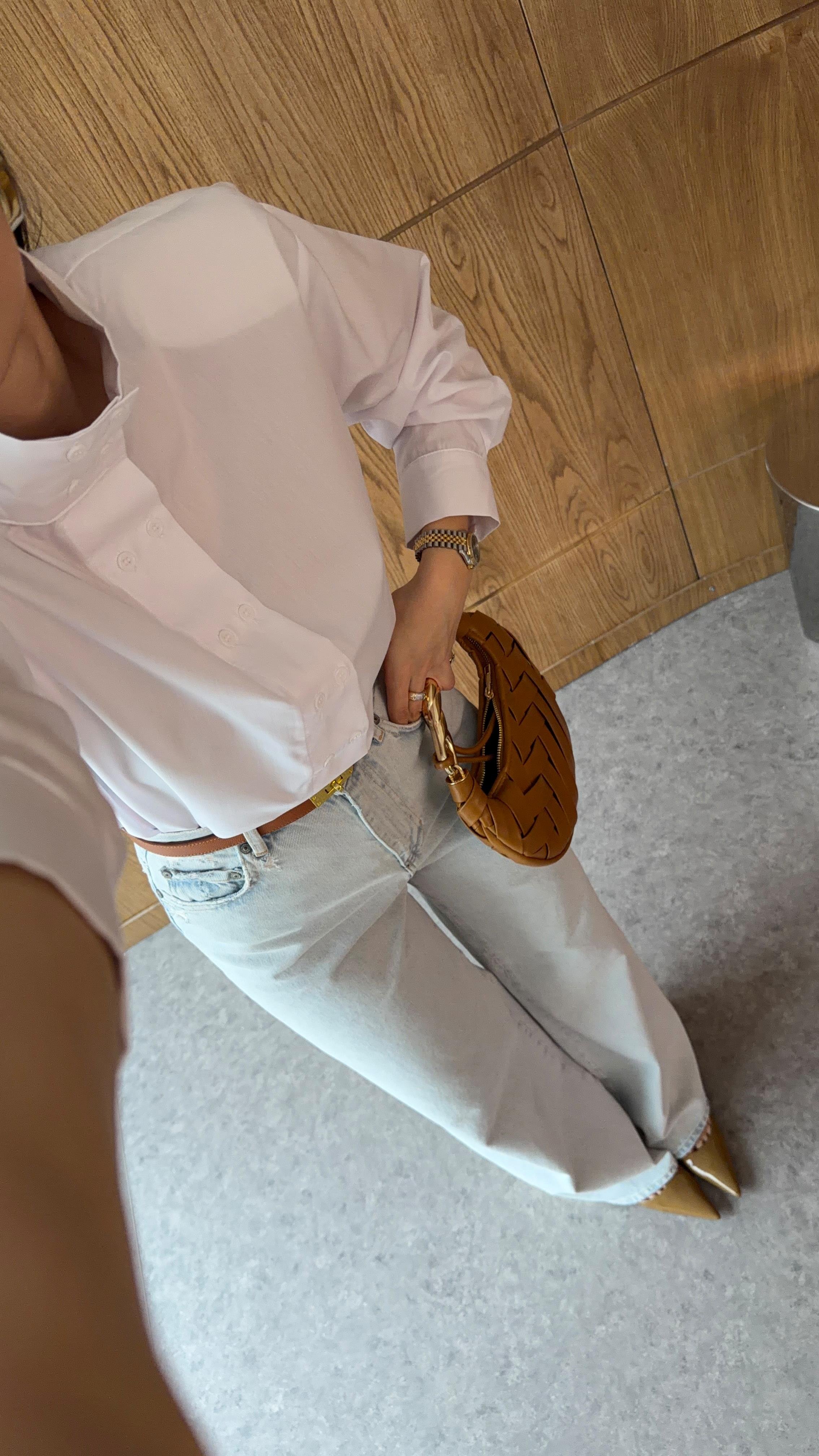 Vatkalı Beyaz Gömlek