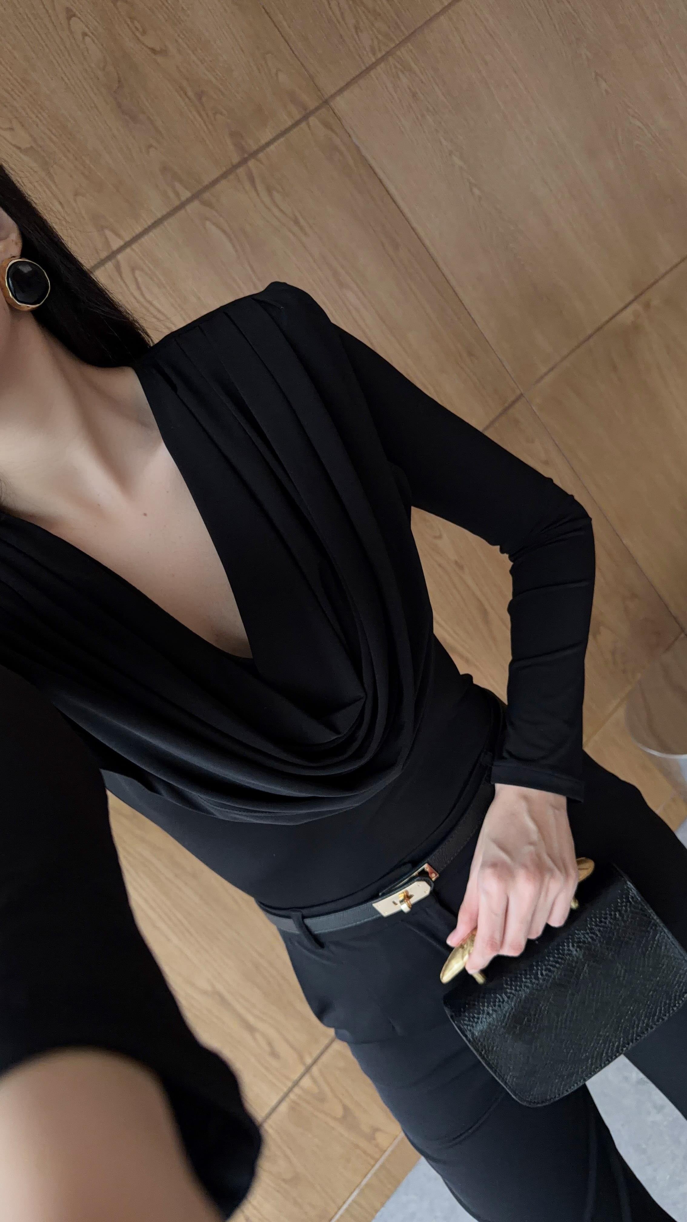 Vatkalı Drapeli Siyah Bluz