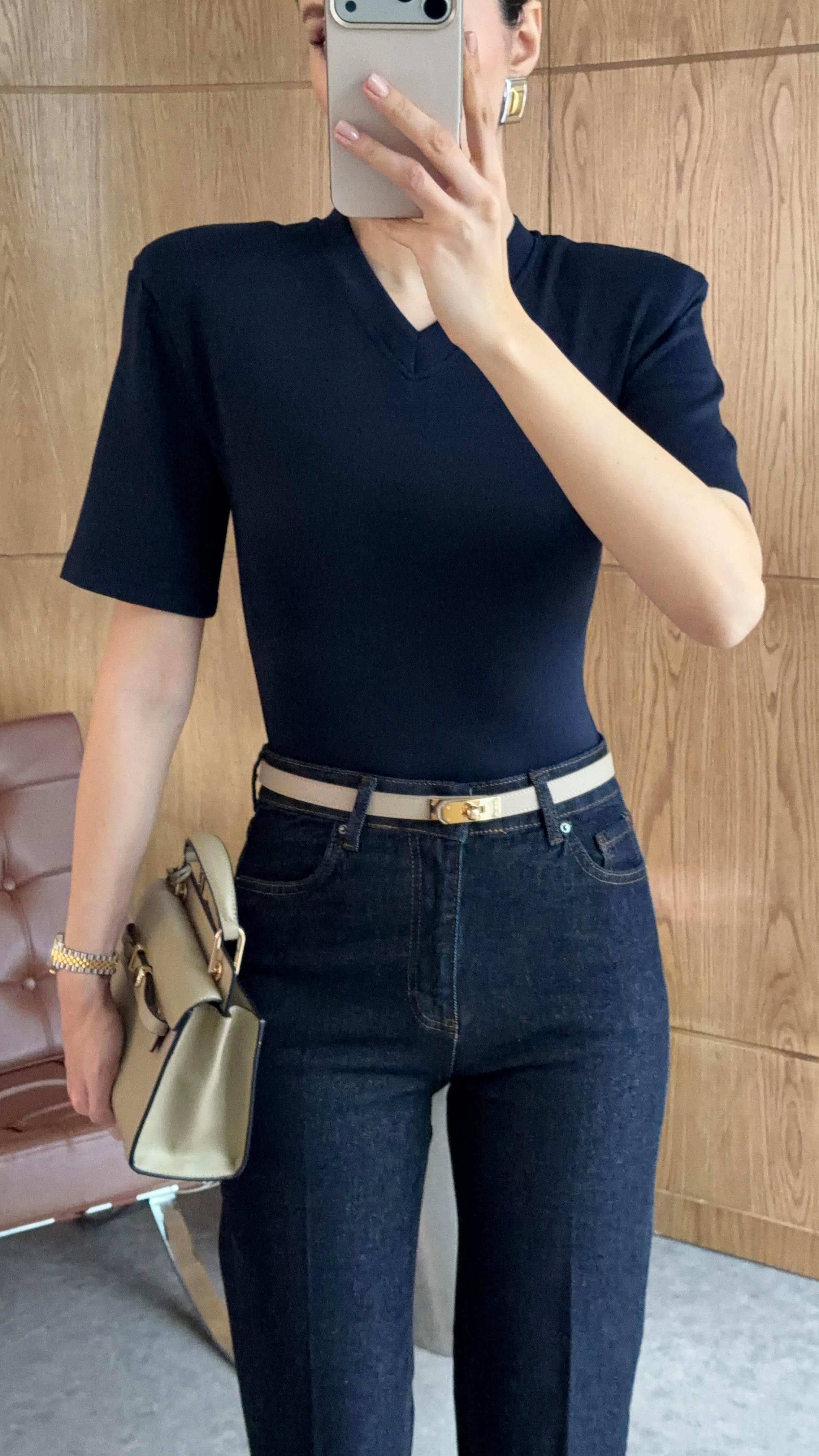 Vatkalı Lacivert Bodysuit(Ön Sipariştir,2 Şubatta Kargolanacaktır.)