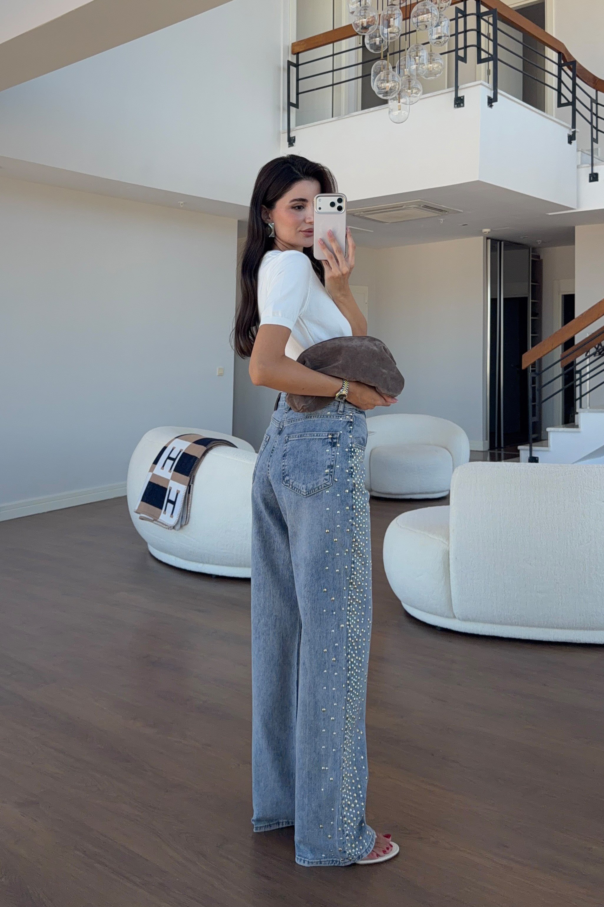 Yanları Zımbalı Mavi Jean