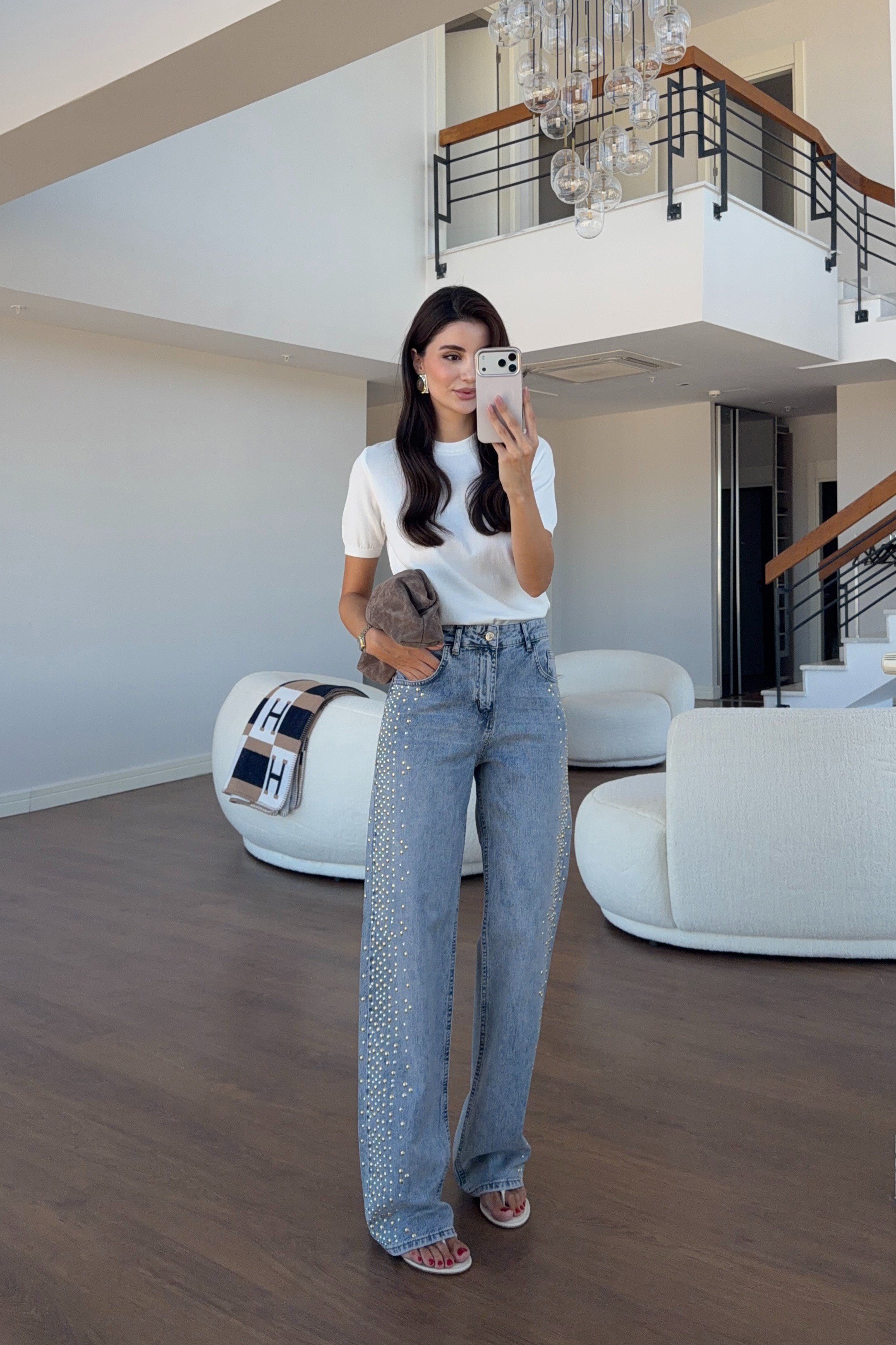 Yanları Zımbalı Mavi Jean
