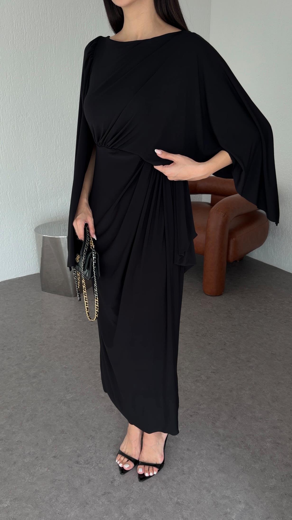 Yarasa Kol Siyah Elbise