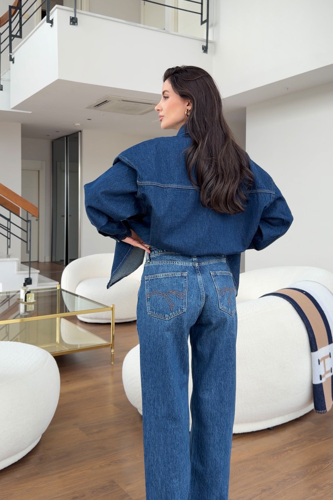 Yıkamalı Lacivert Cep Nakışlı Straight Fit Jean