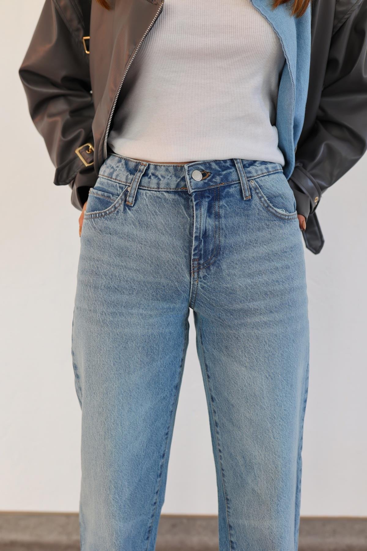Yıkamalı Straight Jean