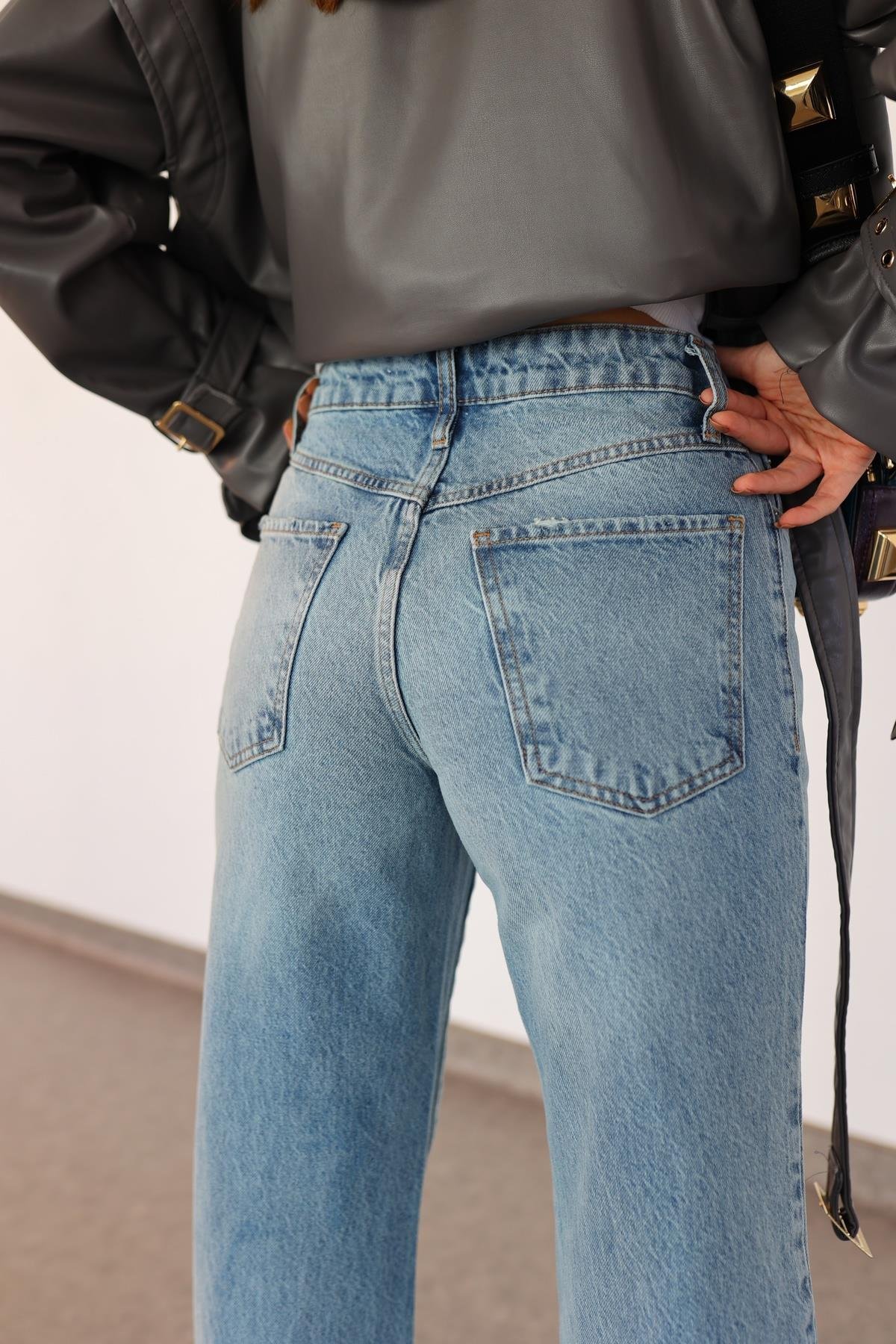 Yıkamalı Straight Jean