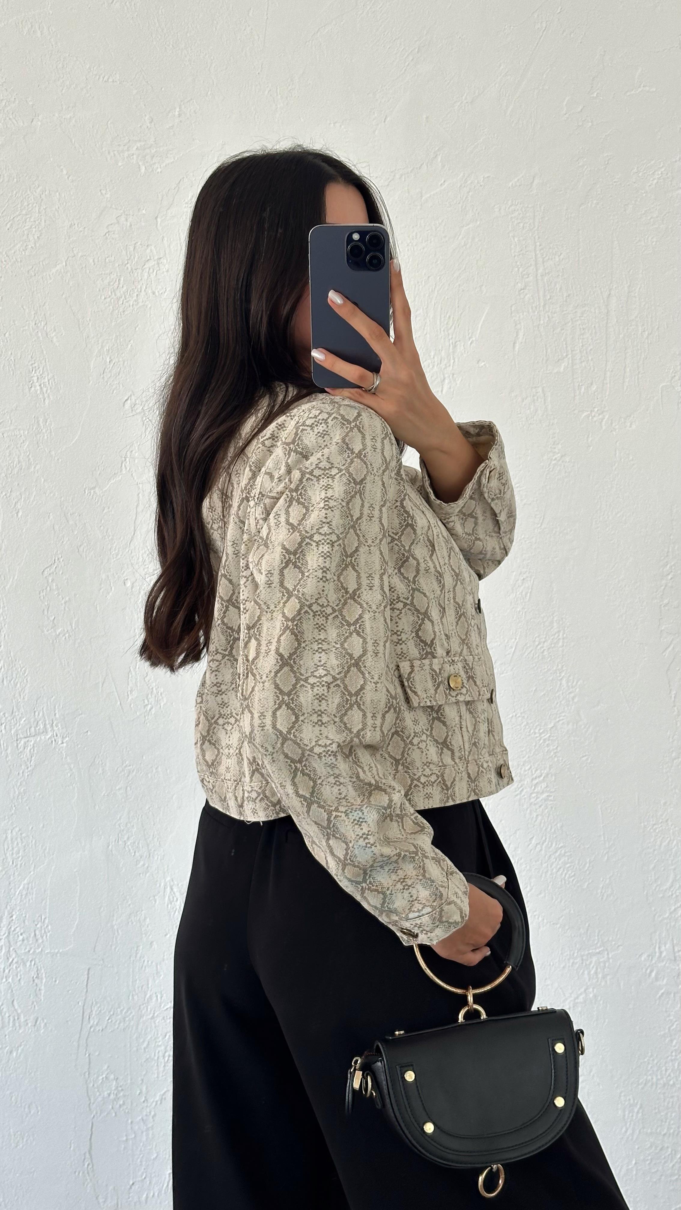 Yılan Desenli Denim Ceket