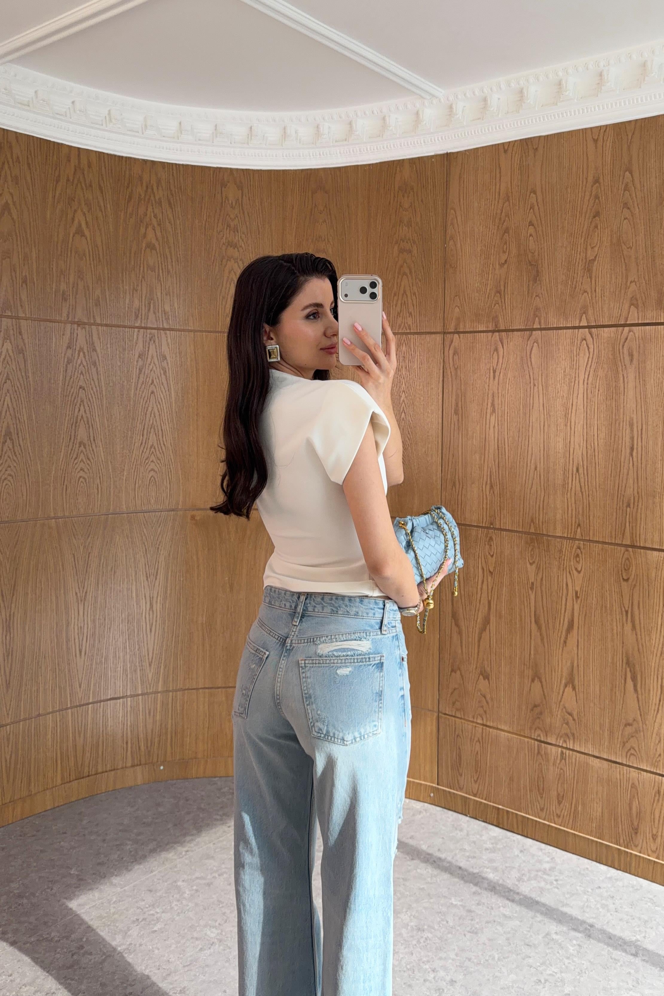 Yırtıklı Açık Mavi Jean