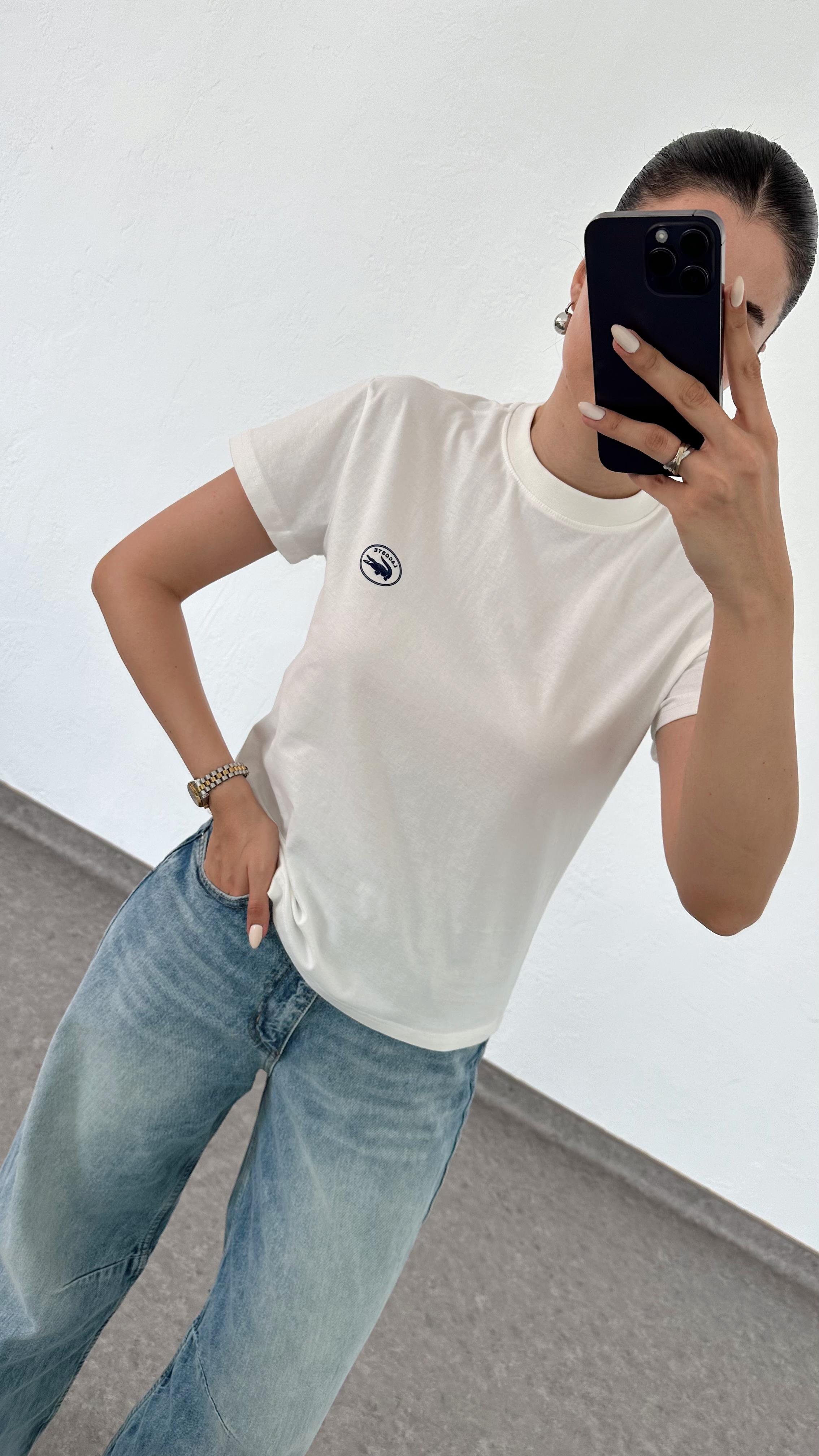 Yuvarlak Logolu Cost Beyaz Tshirt