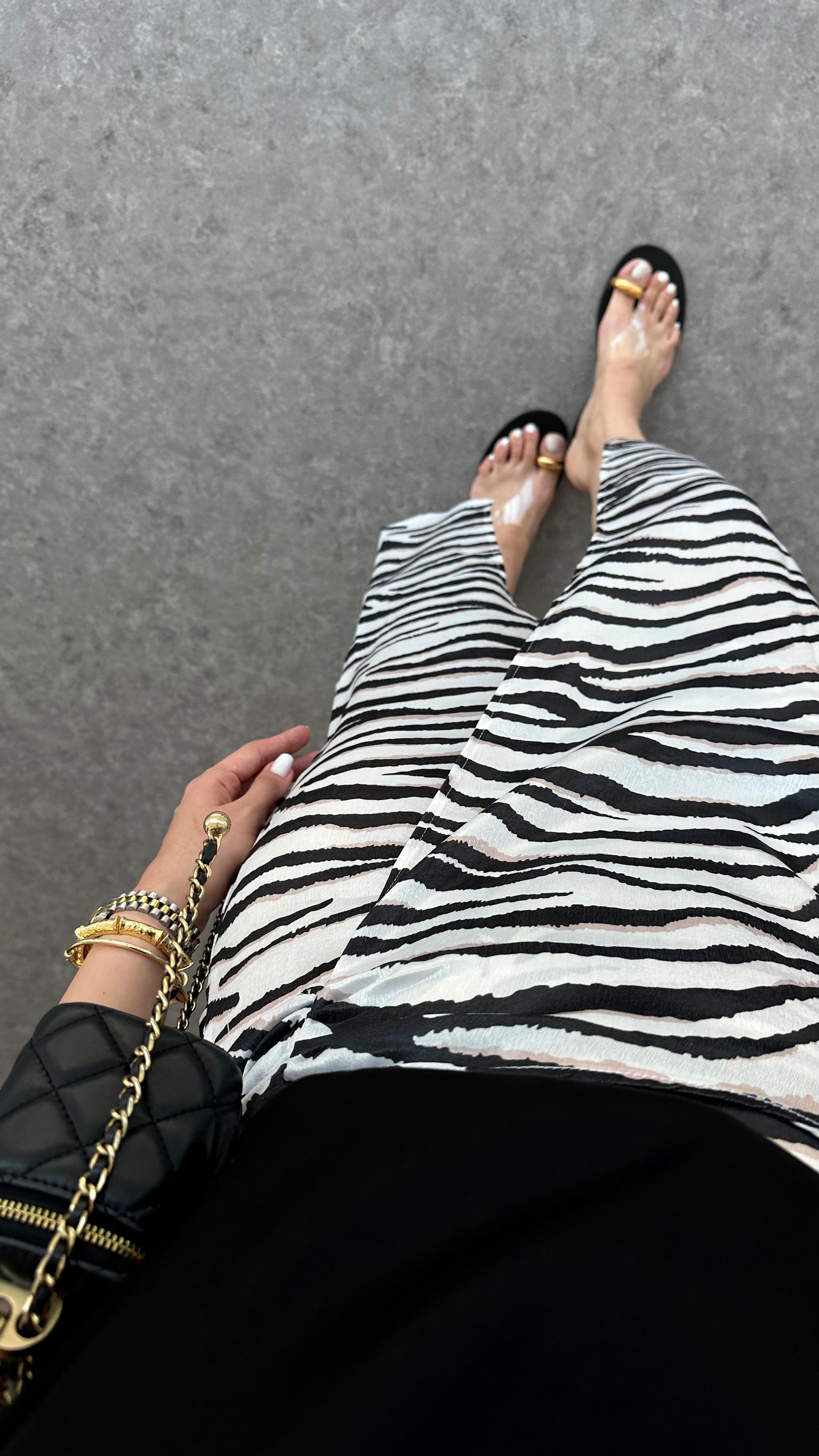 Zebra Desen Saten Etek