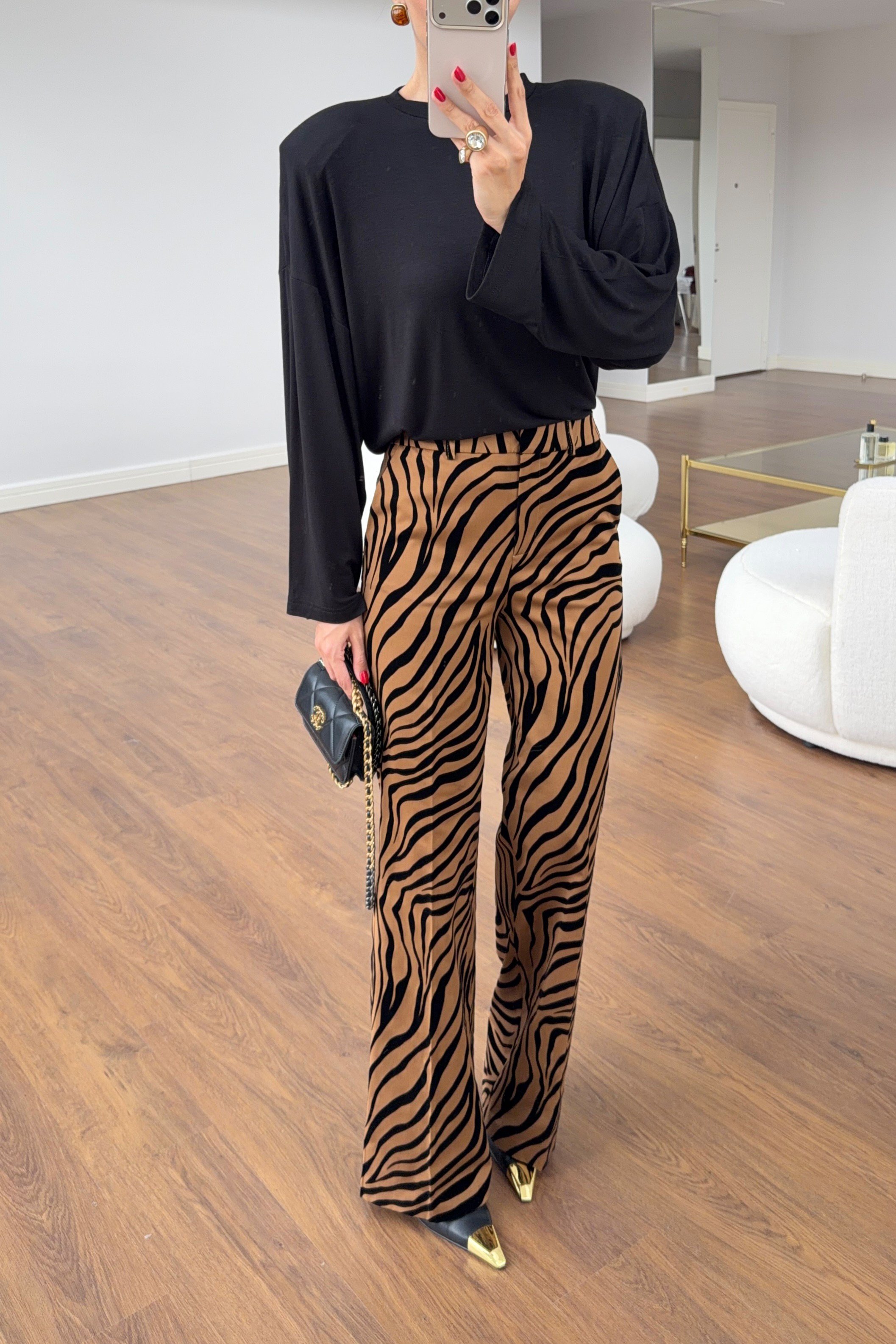 Zebra Desenli Taba Renk Dokulu Düz Kesim Pantolon. 