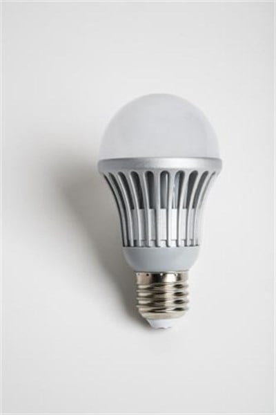 CT4227 7W BEYAZ ALÜMİNYUM KASALI LED AMPUL CATA