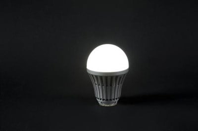CT4228 10W BEYAZ ALÜMİNYUM KASALI LED AMPUL E27 CATA