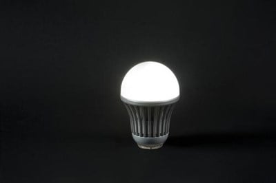 CT4229 7W BEYAZ ŞARJLI LED AMPUL E27 CATA
