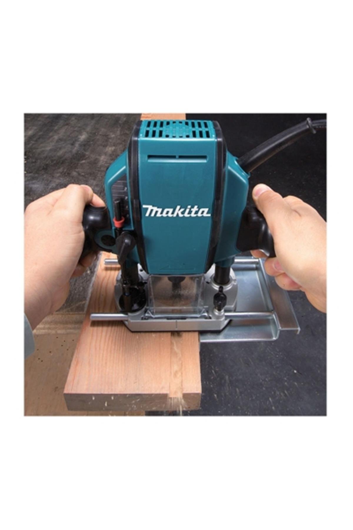 Makita RP0900 900W Dik Freze