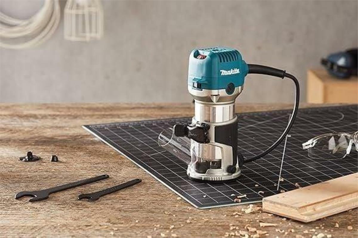Makita RT0702C Formika Traşlama