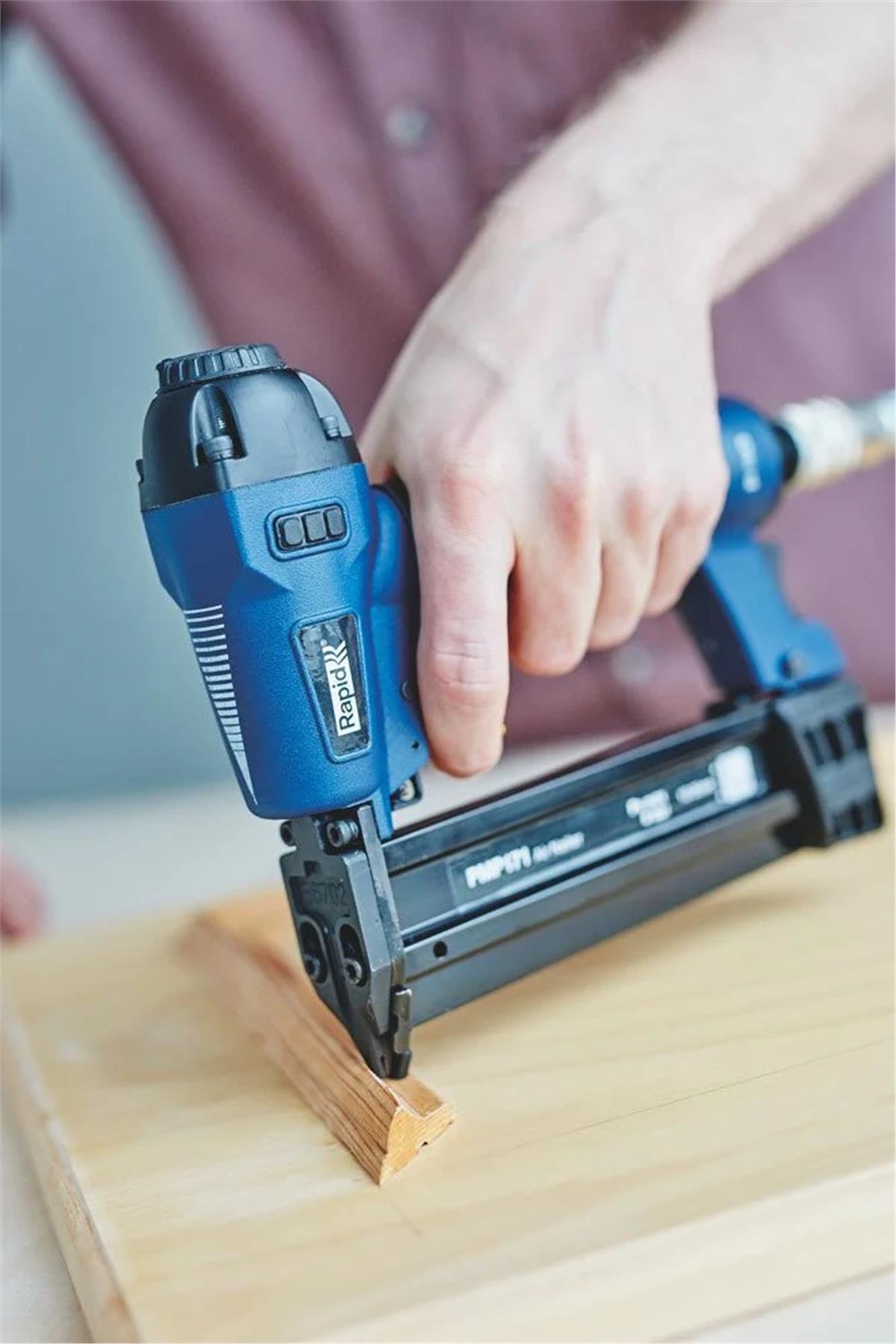 Rapid PMP 171 Havalı Başsız Gömülen Çivi Çakma Tabancası