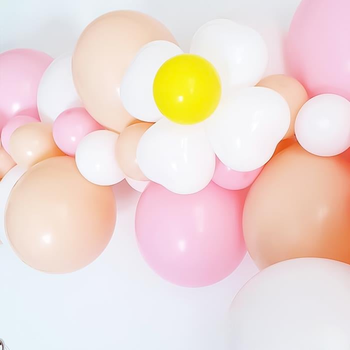 Makaron Pembe Açık Somon ve Beyaz Renkli Papatya Temalı Balon Zincir Seti 2.5 Metre