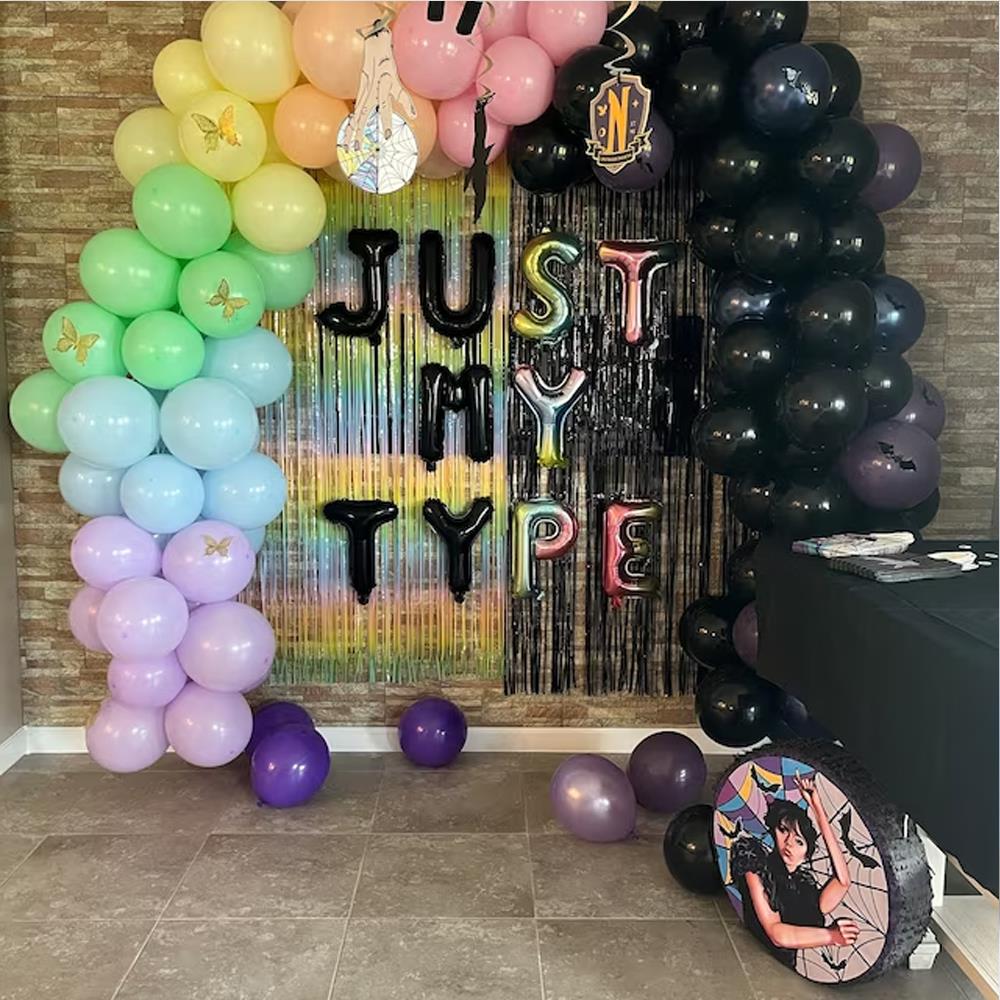 Wednesday Balon Zincir Seti