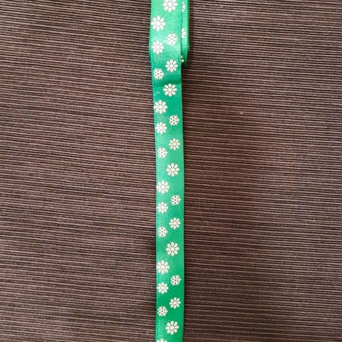 Yılbaşı Temalı Yeşil Saten Kurdele 10 metre