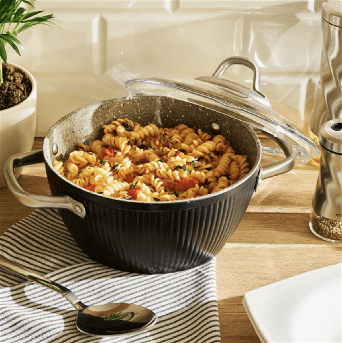 Emsan Sansa Granit Derin Tencere 24 cmTencereler