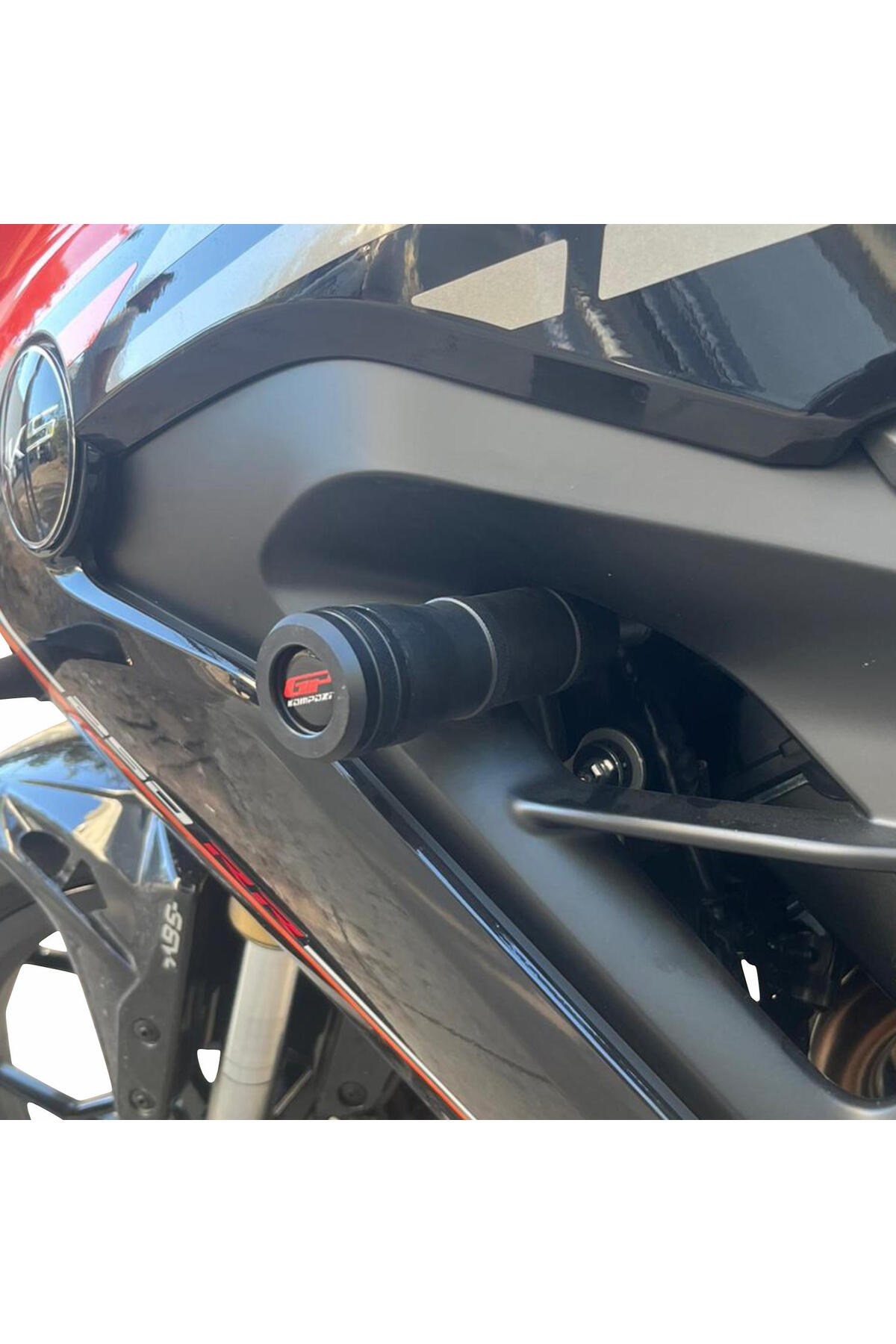 Motosiklet Koruma DemiriGP Kompozit RKS SRK250RR 2024 Uyumlu Motor Koruma Takozu Siyah