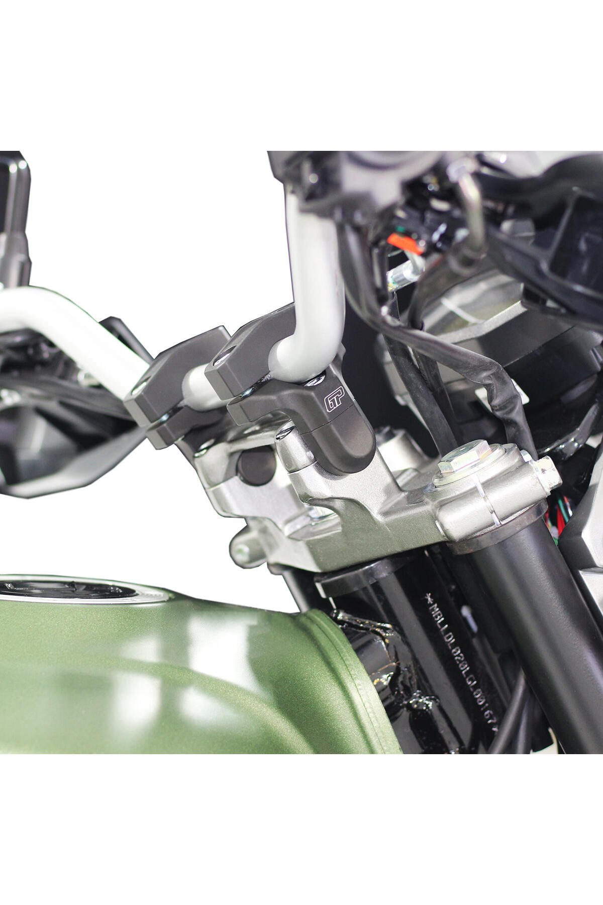 Motosiklet Lüzumlu ÜrünGP Kompozit Universal Kademeli Gidon Yükseltme Siyah 22 mm