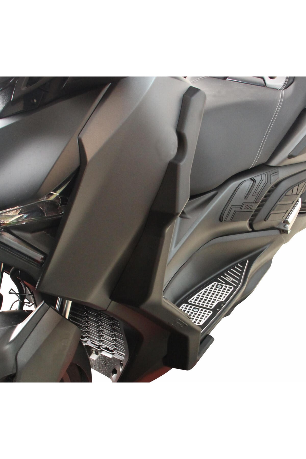 Motosiklet Lüzumlu ÜrünYamaha XMAX 250 2024-2025 Uyumlu Bacak Koruma Siyah