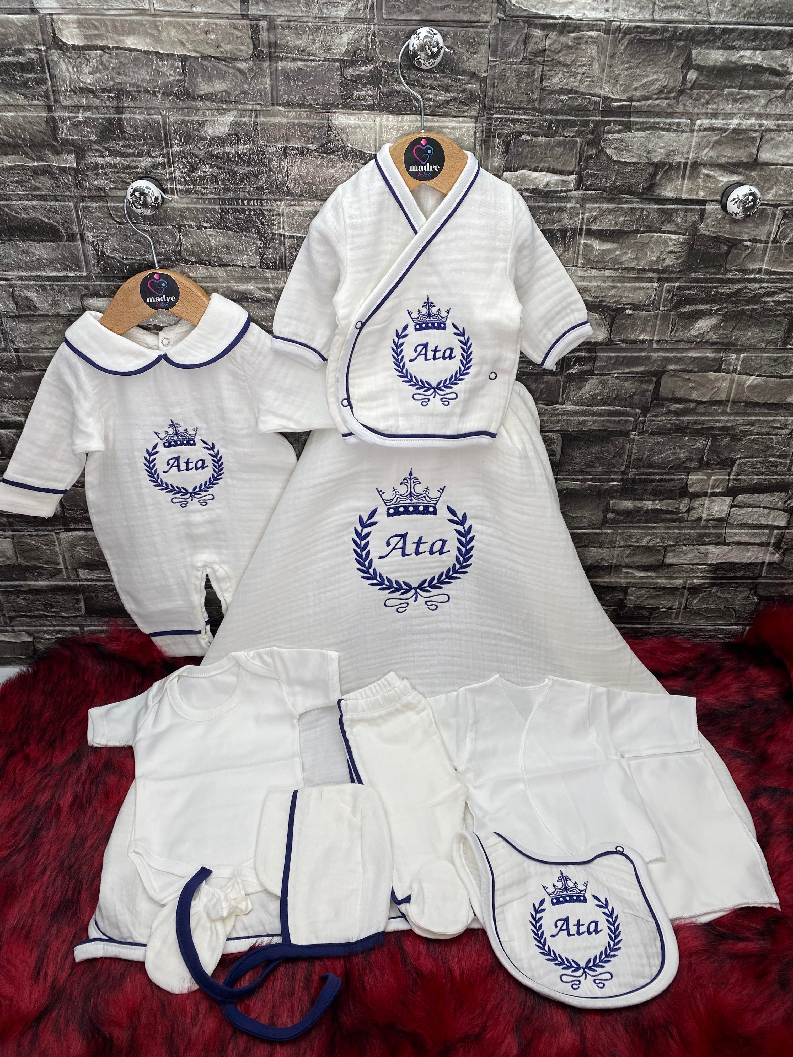 10 lu hastane çıkışı isme özel  Müslin kumaş tac desen  isimli erkek bebek seti