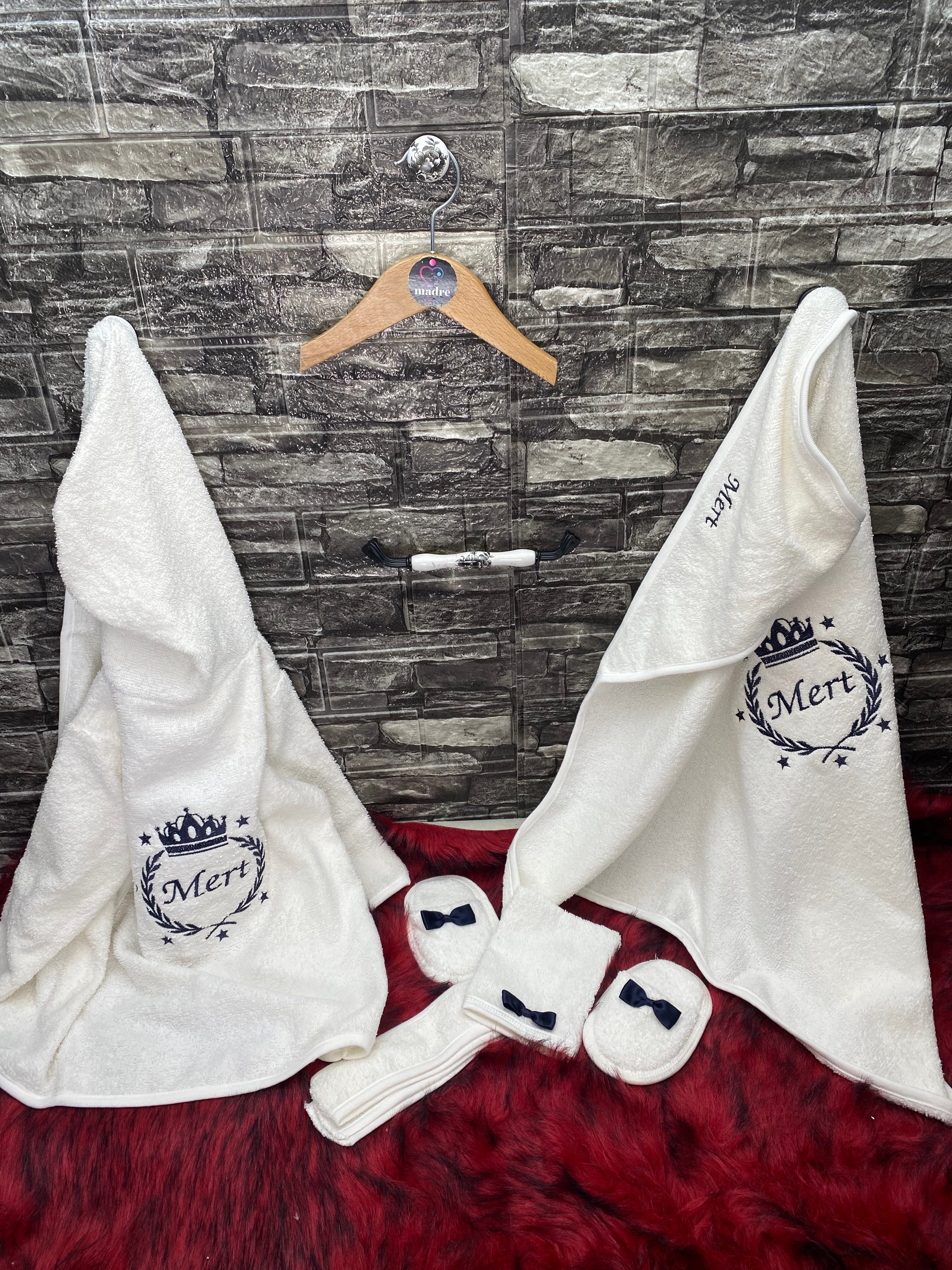 İsimli Bornoz Havlu Set