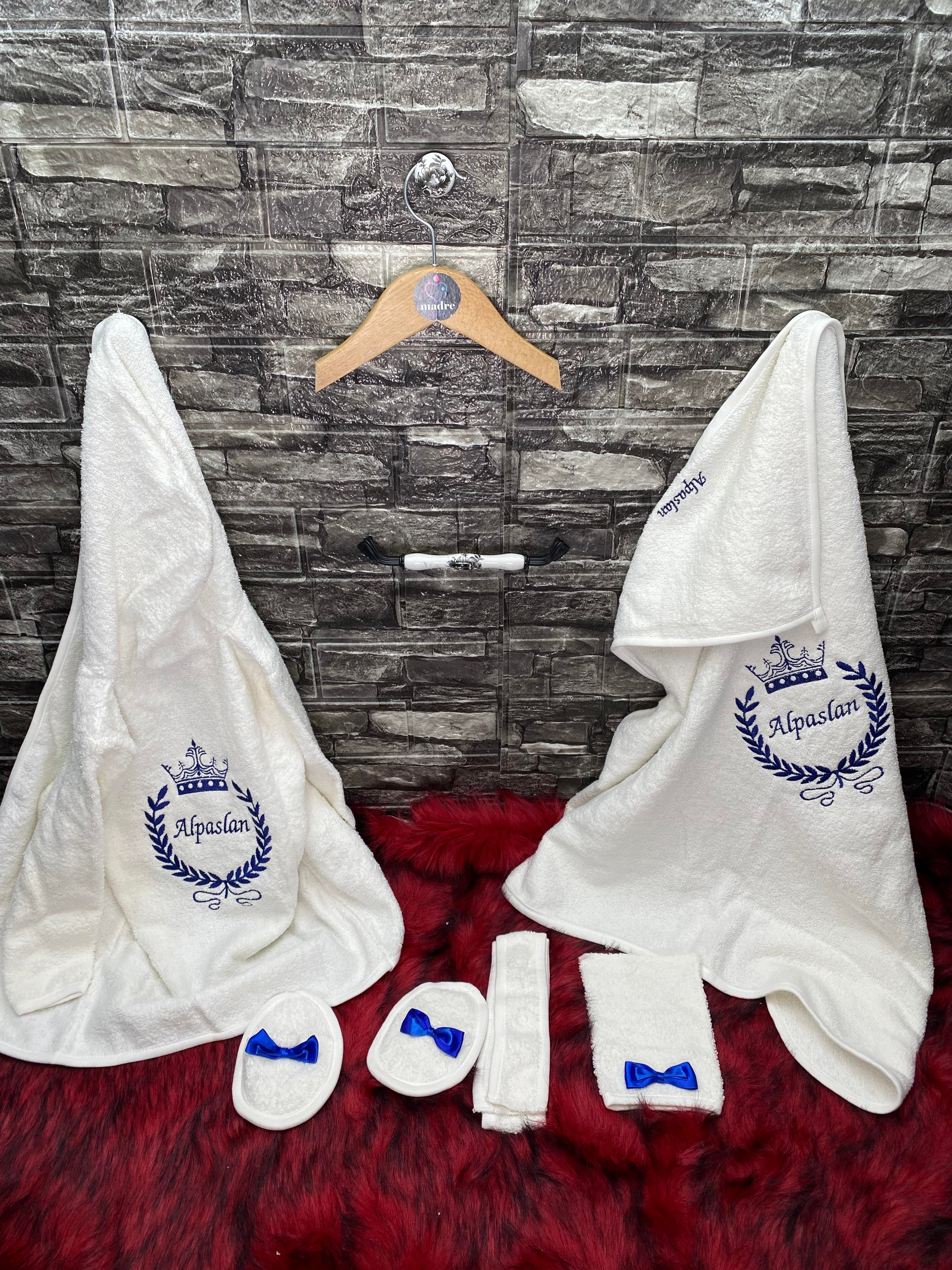 İsimli Bornoz Havlu Set