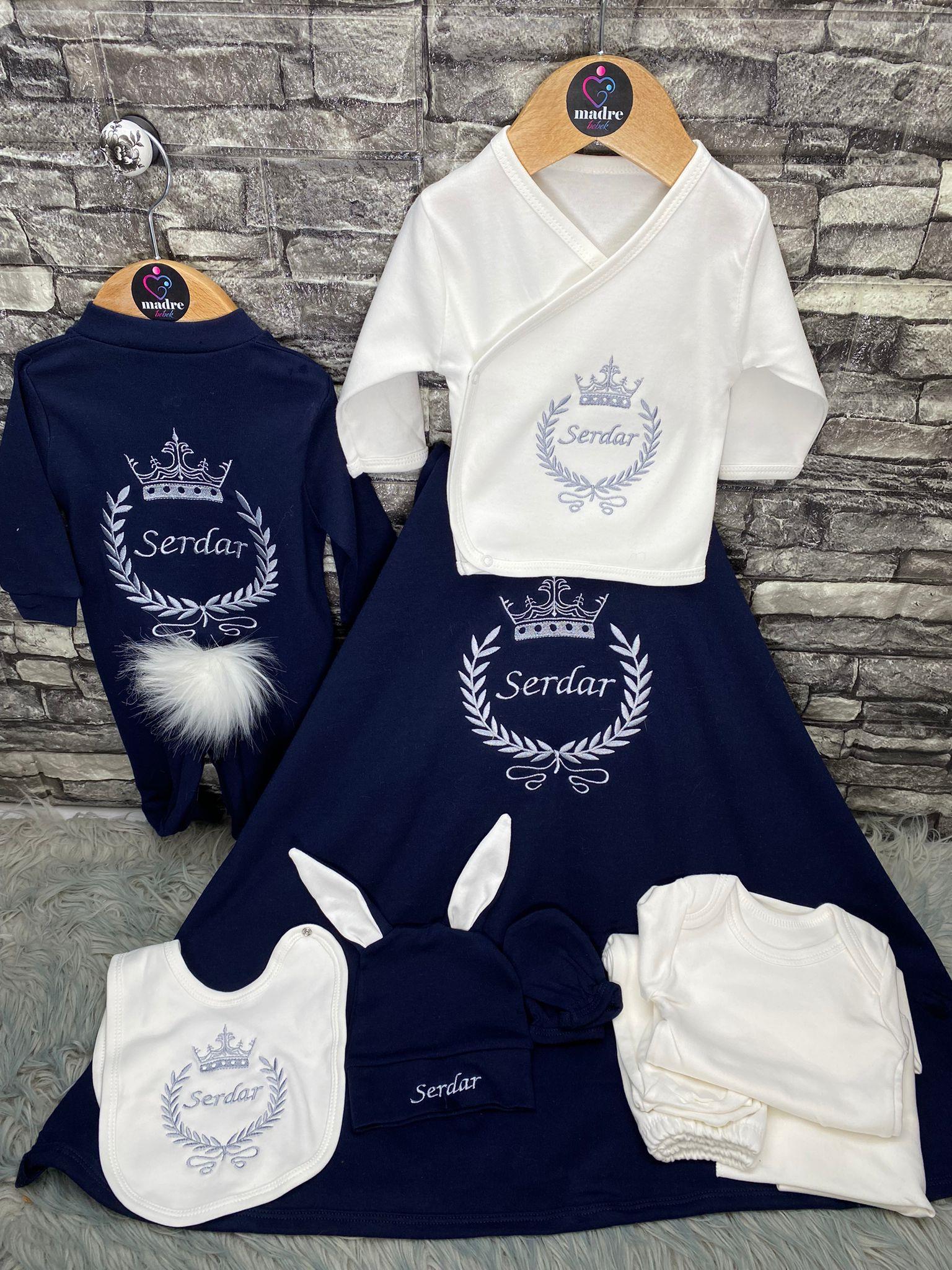 isme özel 10 lu hastane çıkışı nohut battanile isimli taç desen nakış işlemeli erkek bebek seti.