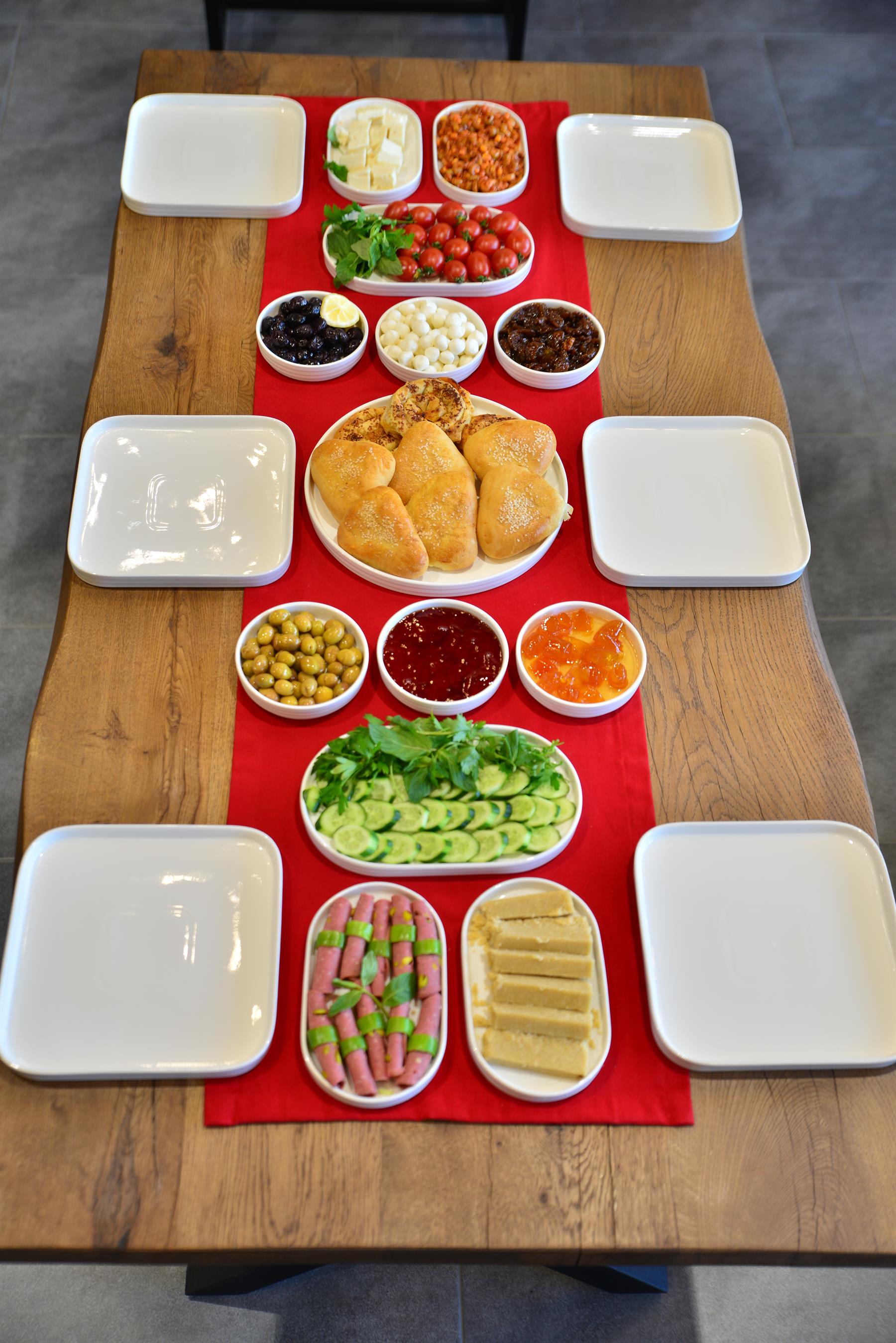 19 Parça 6 kişilik Porselen Kahvaltı Seti 