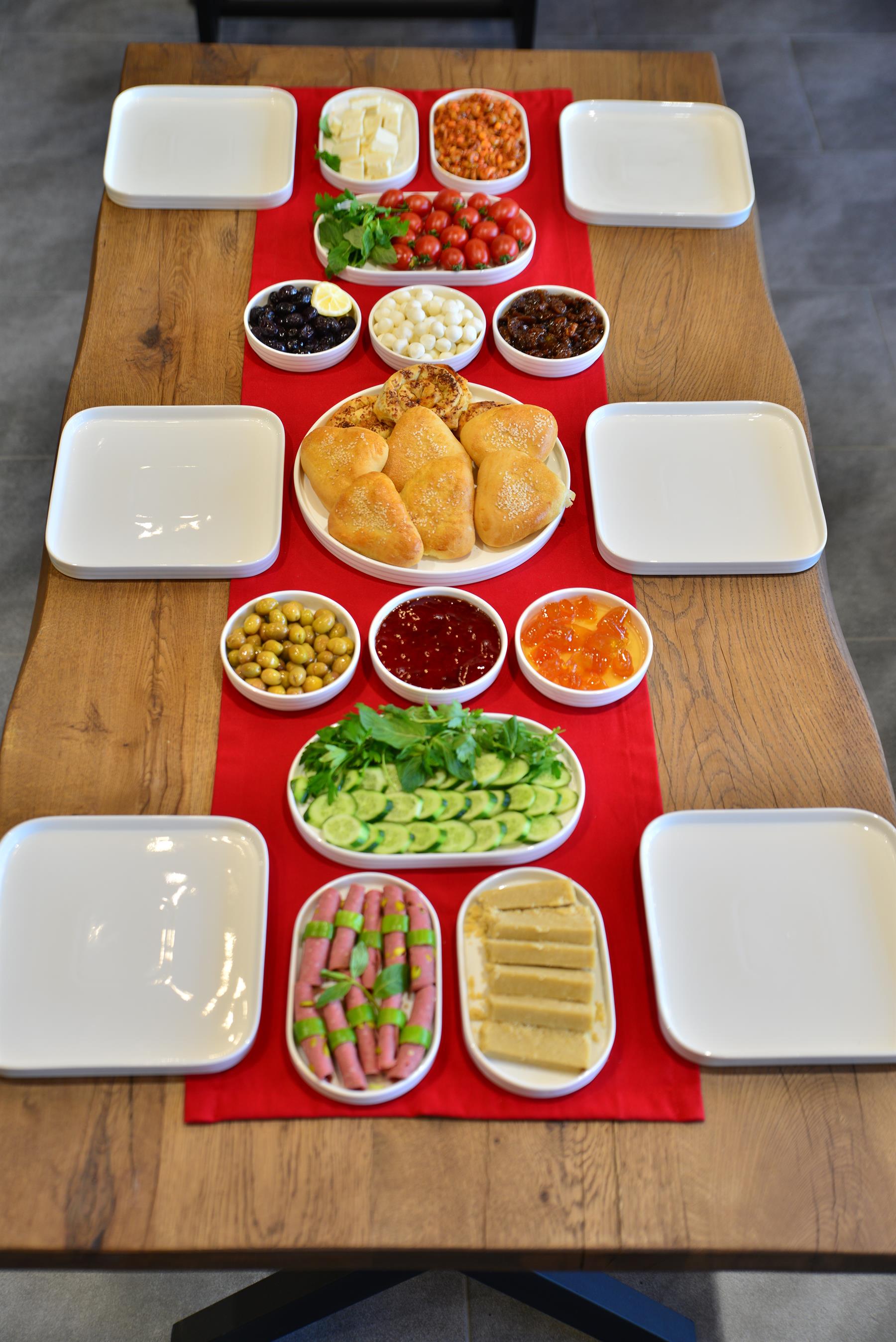 19 Parça 6 kişilik Porselen Kahvaltı Seti 