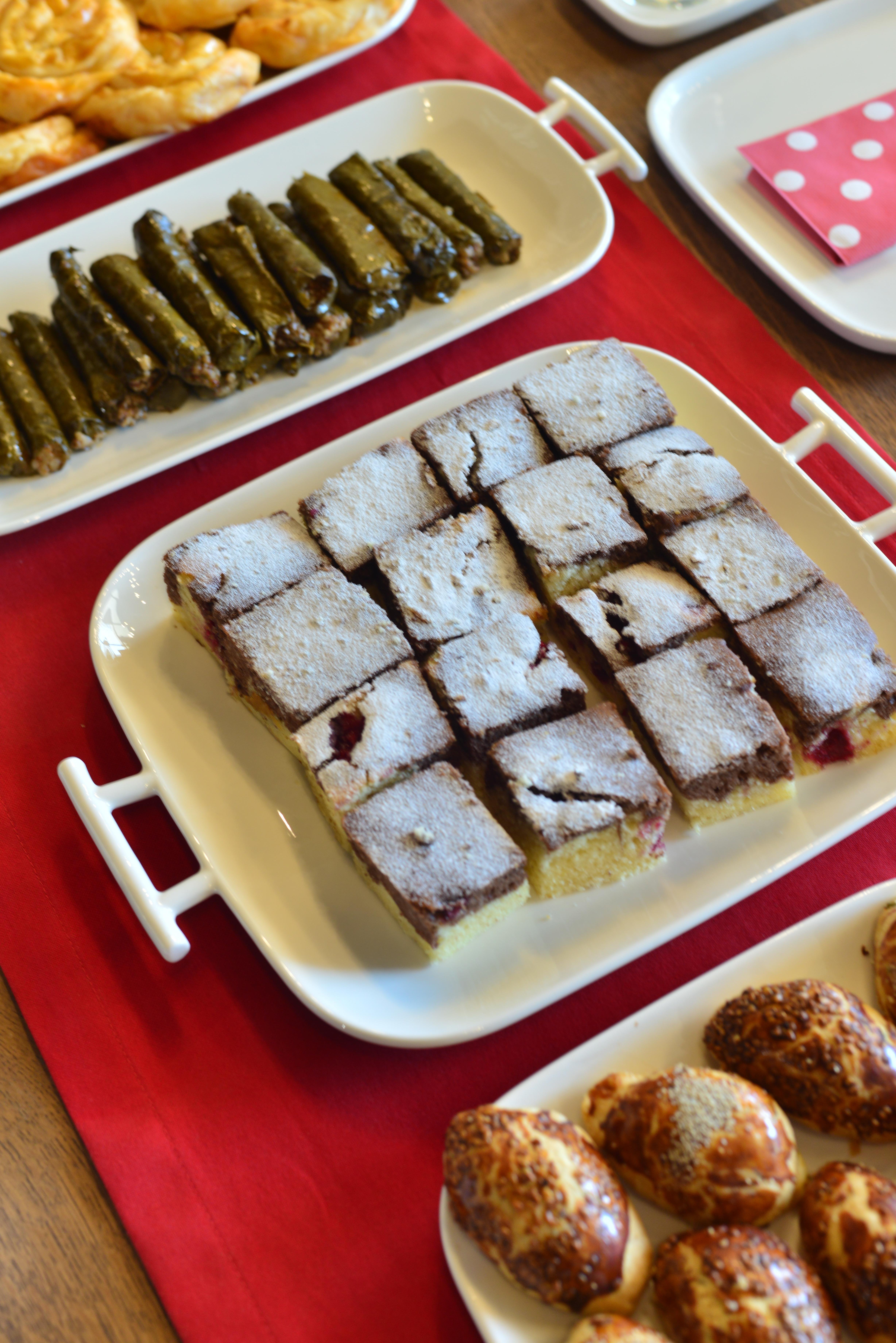 22 Parça 8 kişilik Porselen Kahvaltı / Yemek Seti 