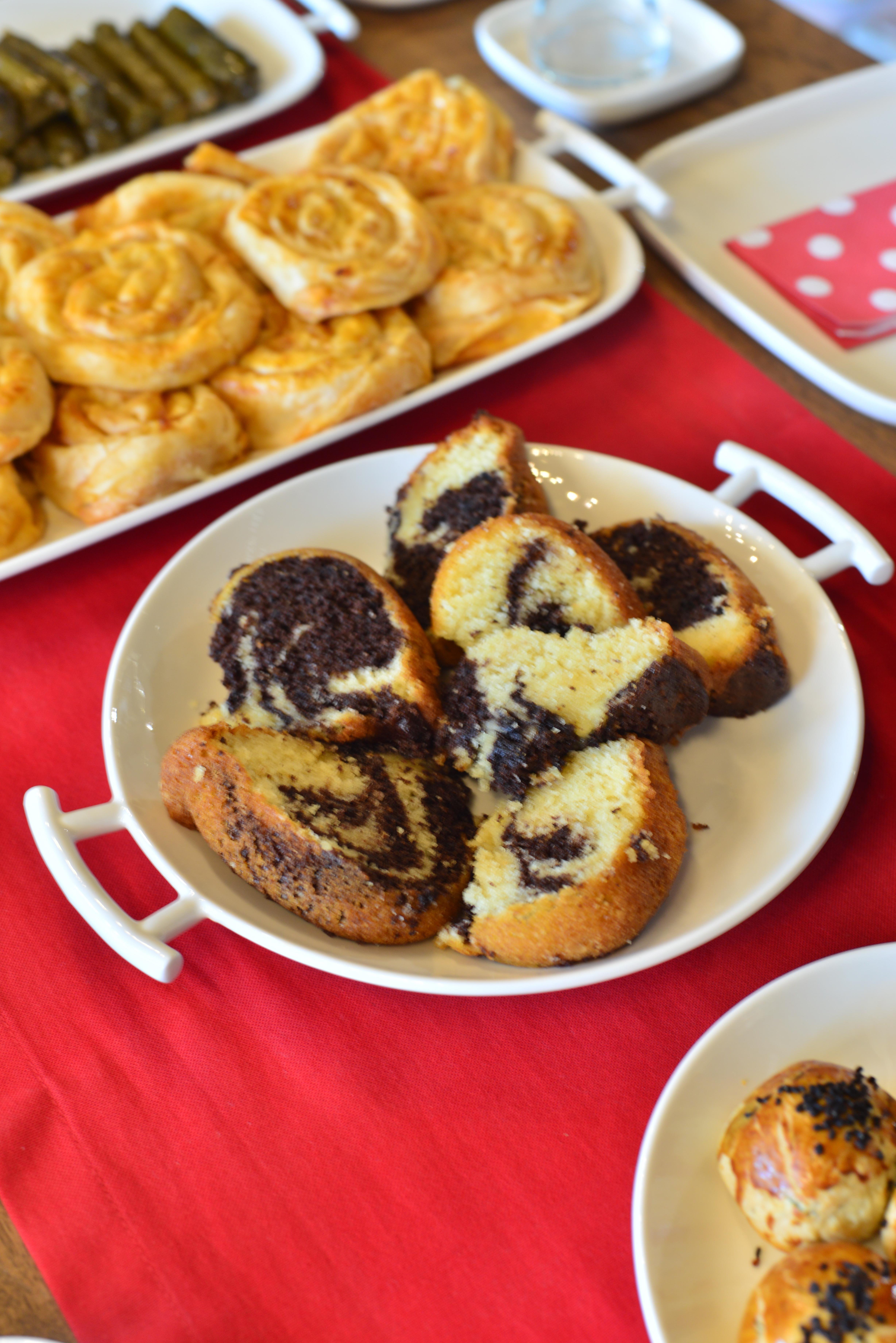 22 Parça 8 kişilik Porselen Kahvaltı / Yemek Seti 