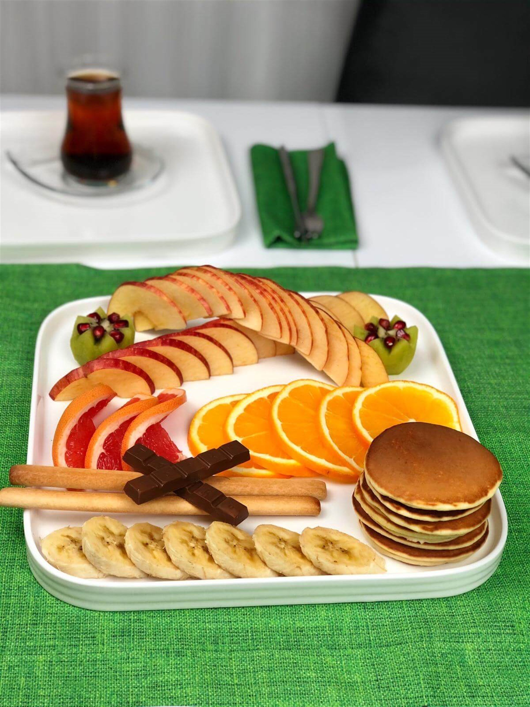 24 Parça 6 Kişilik Porselen Kahvaltı Seti