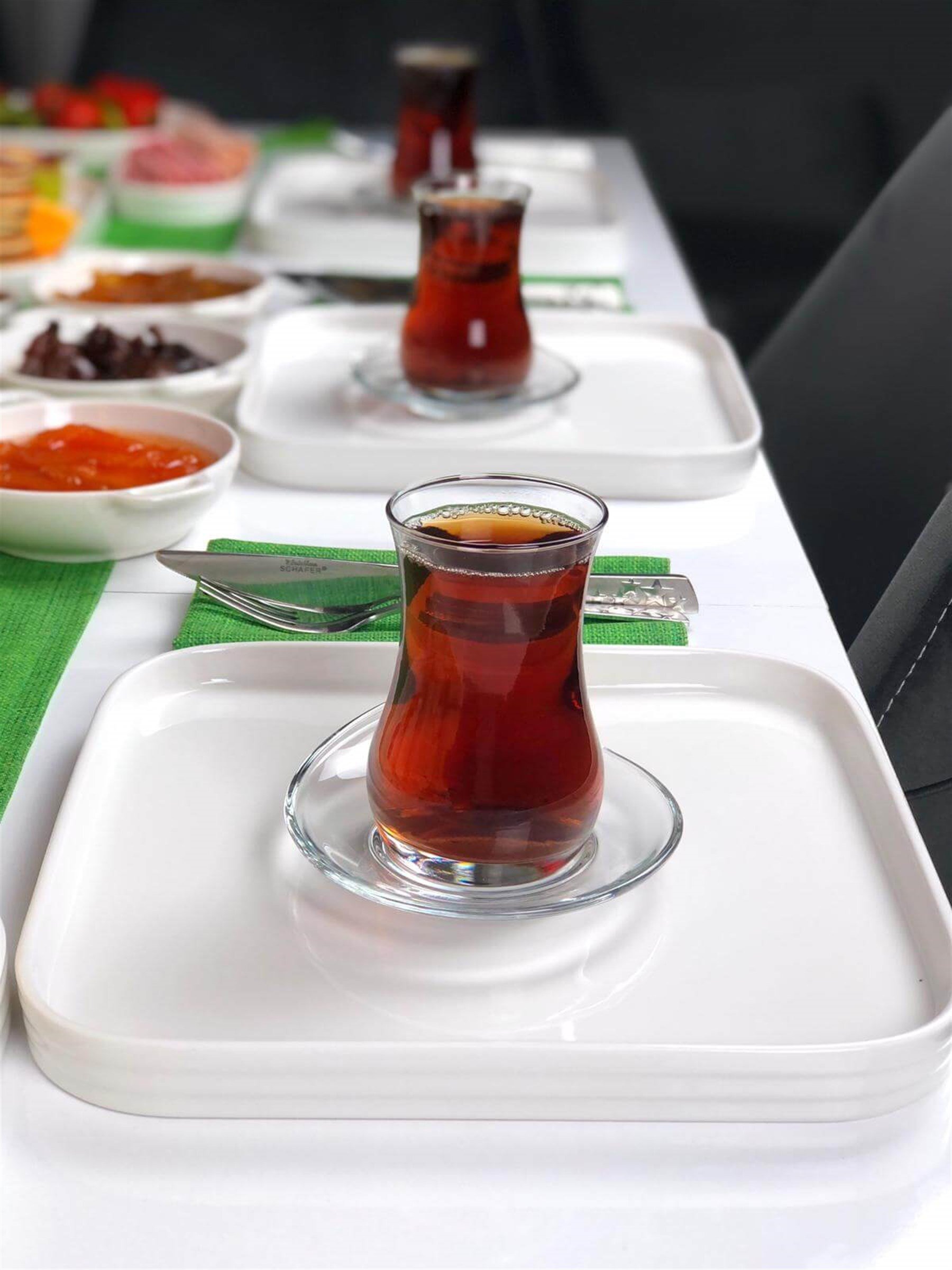 24 Parça 6 Kişilik Porselen Kahvaltı Seti