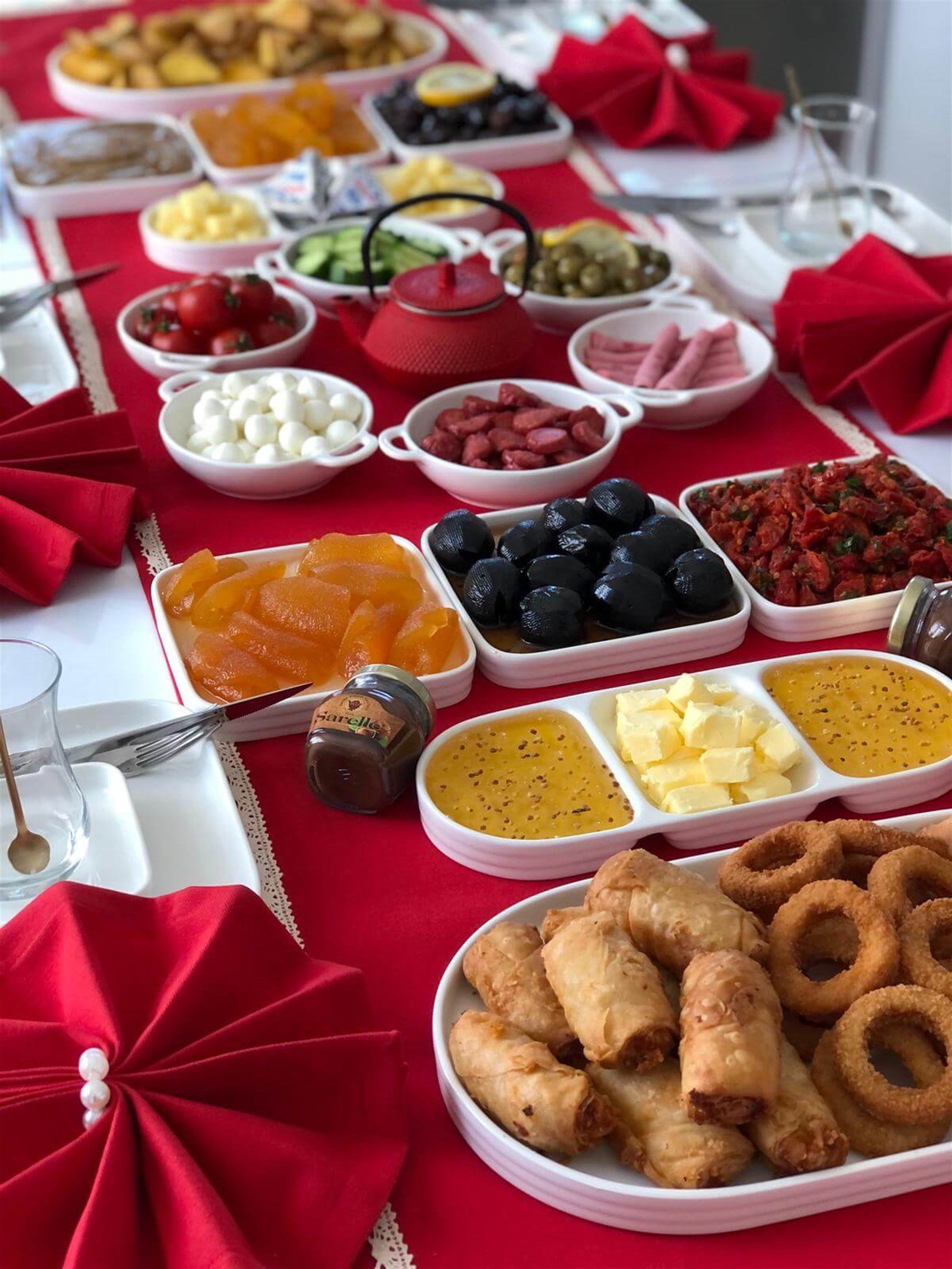 28 Parça 6 Kişilik Porselen Kahvaltı Takımı