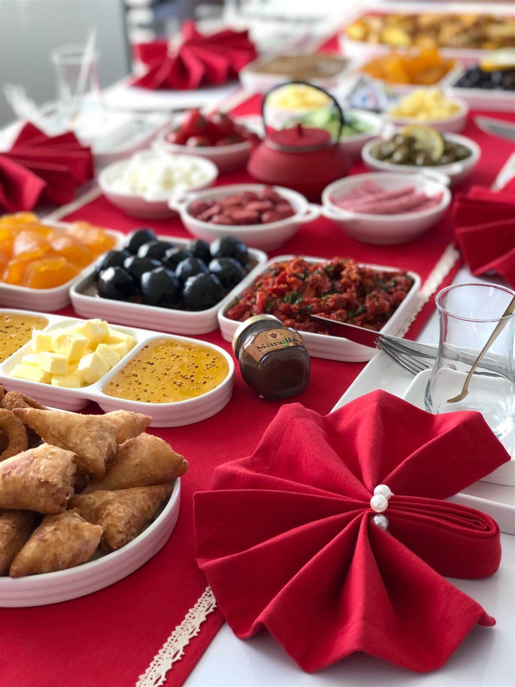 28 Parça 6 Kişilik Porselen Kahvaltı Takımı